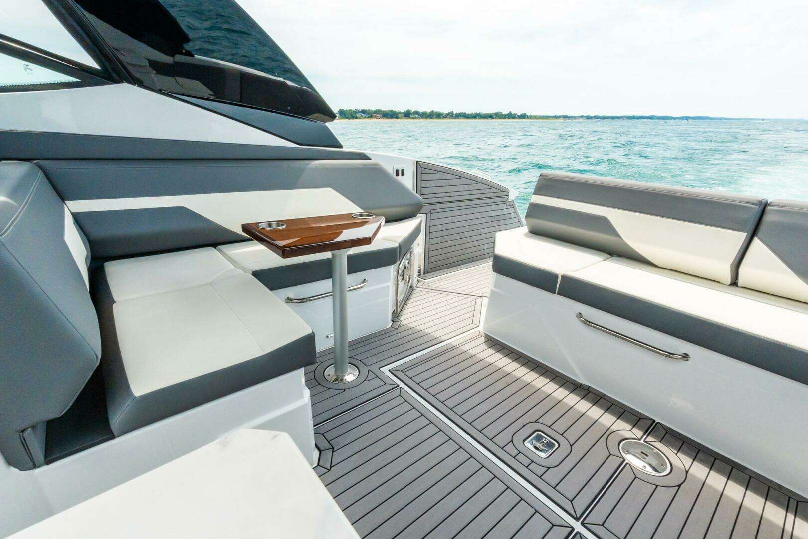 2021 Cruisers Yachts — - Image 24