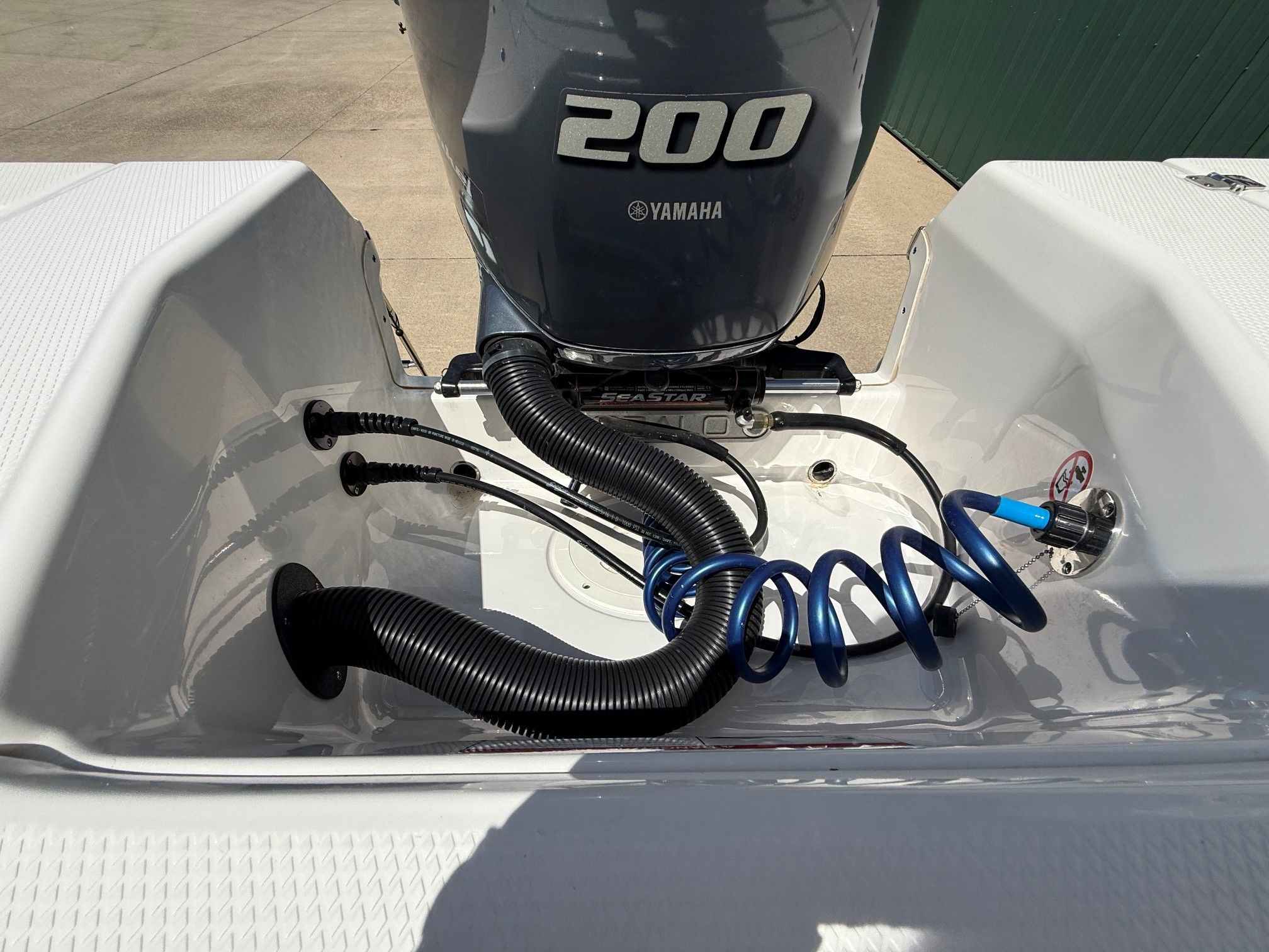 Yamaha 200 HP outboard motor on Robalo 226 Cayman boat.