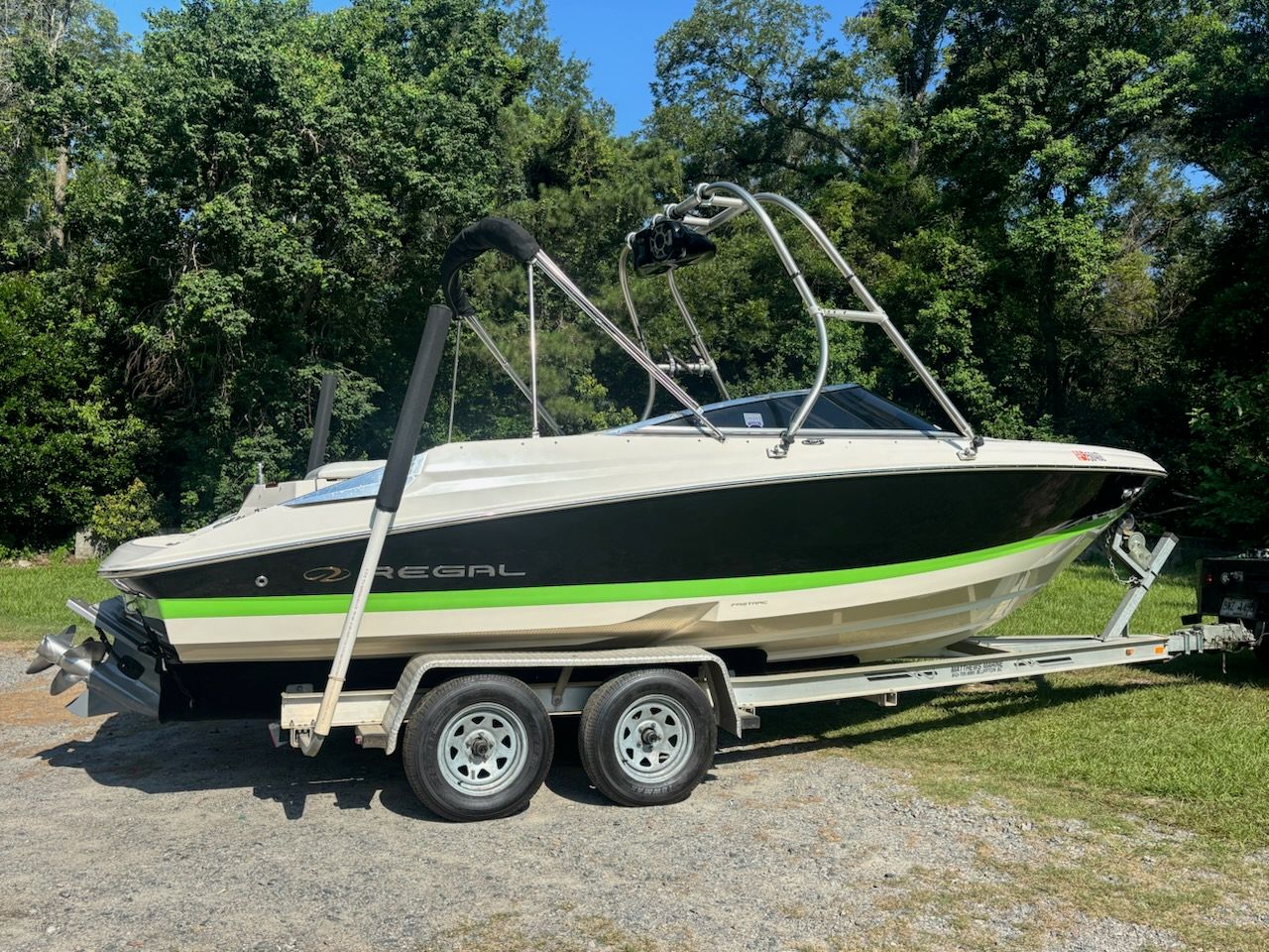 2006 Regal 2200 Bowrider