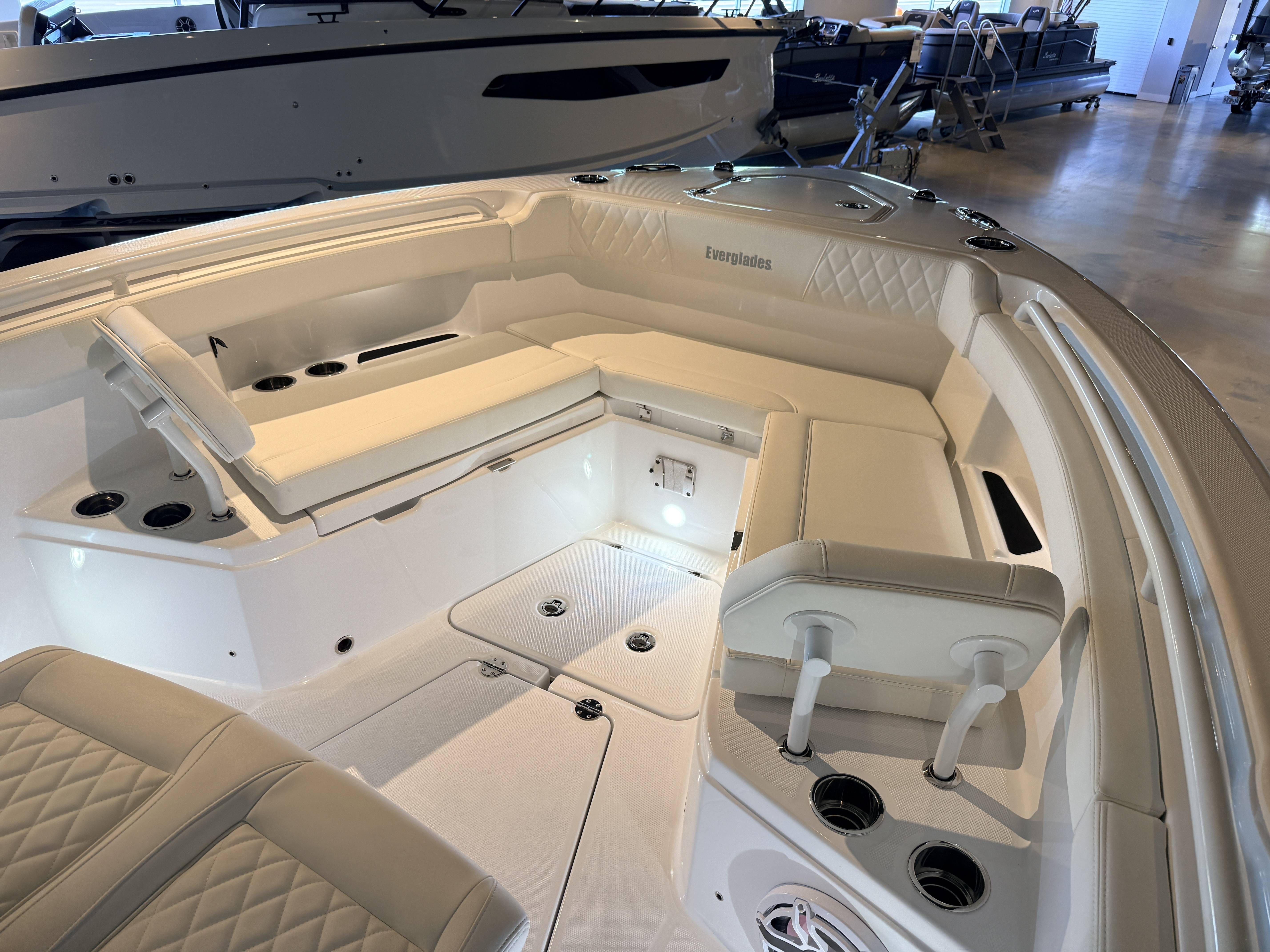 2026 Everglades 285 Center Console - 30
