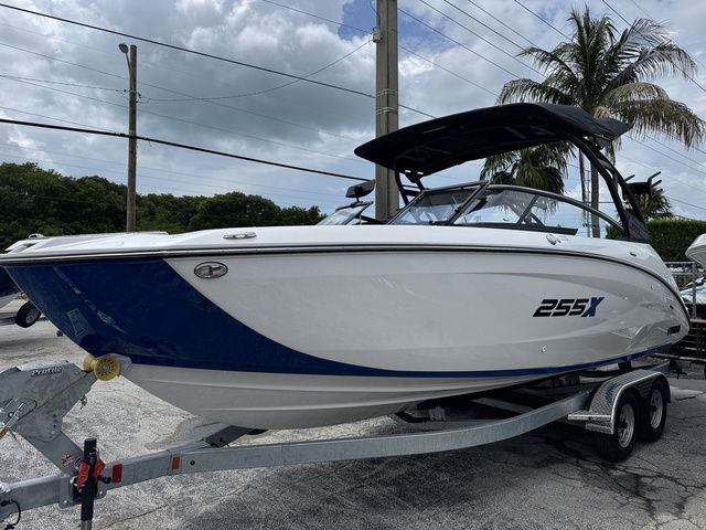 2026 Yamaha Boats 255XE - 2