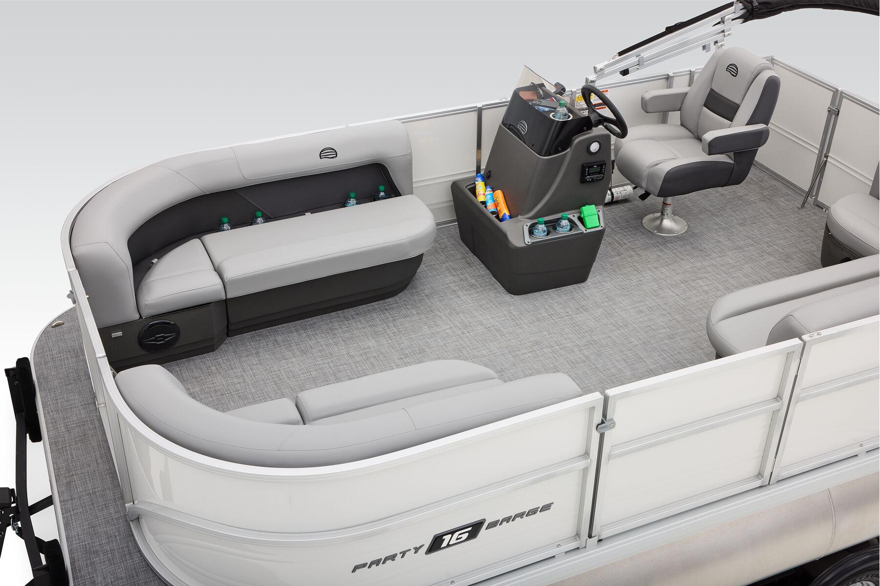 2026 Sun Tracker Party Barge 16 DLX - 32