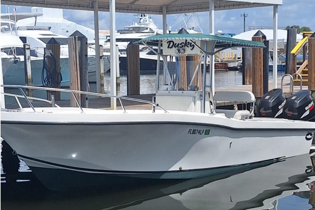 2001 Dusky 252 Open Fisherman