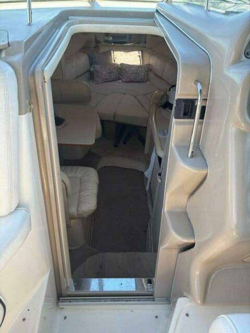 2000 Sea Ray 270 Sundancer - Image 11