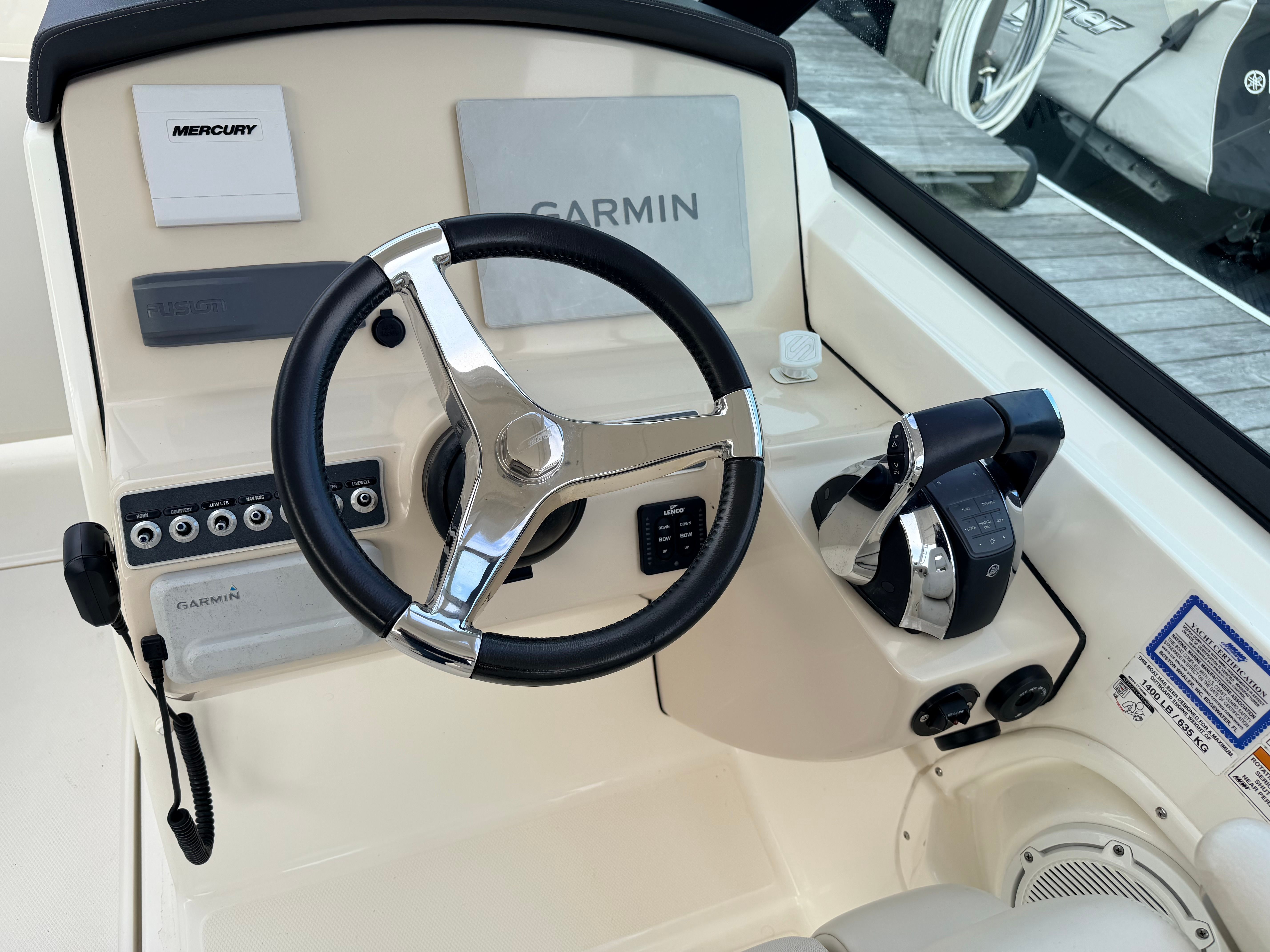 2019 Boston Whaler 270 Vantage - 8