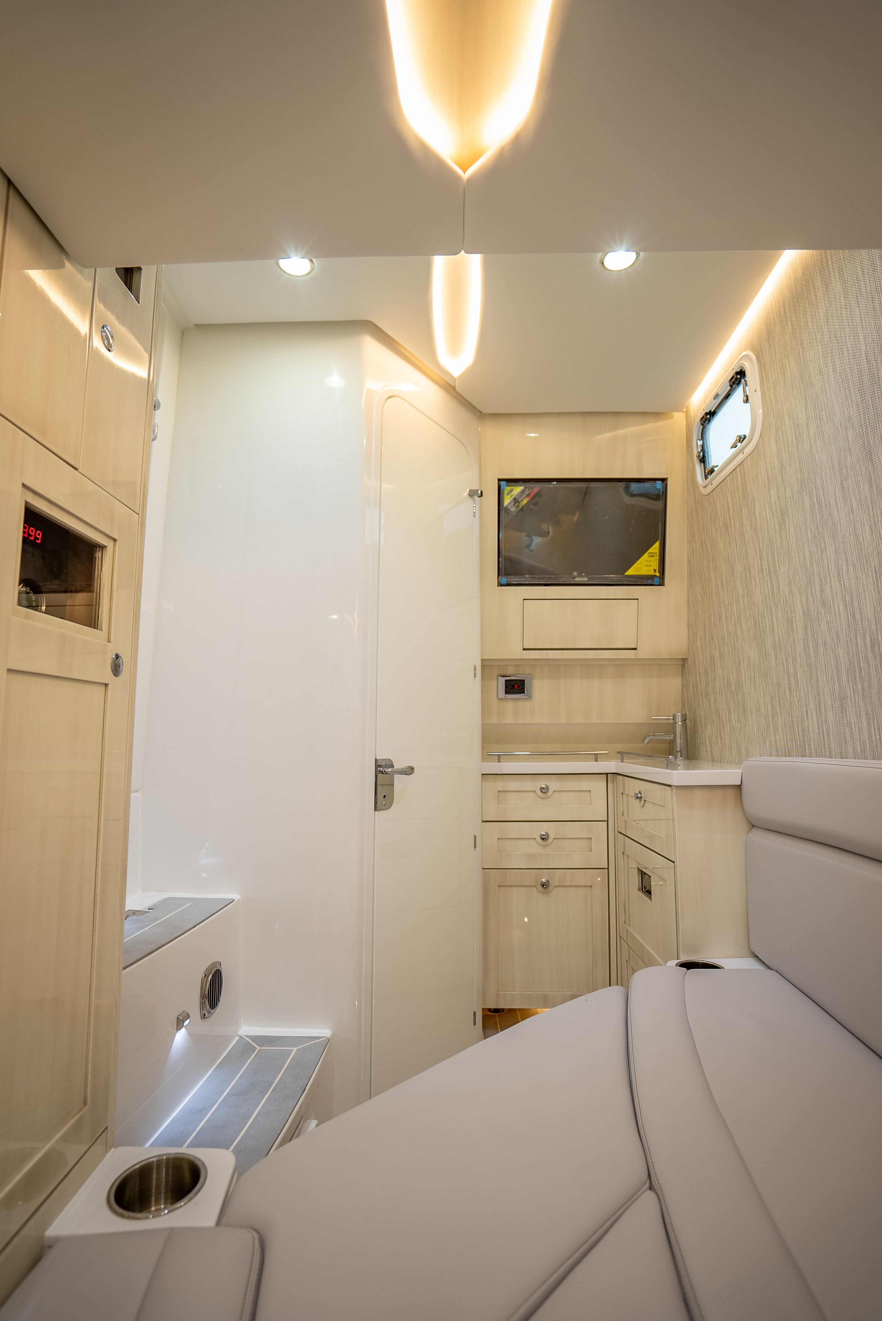 2024 HCB 42 Lujo - 48
