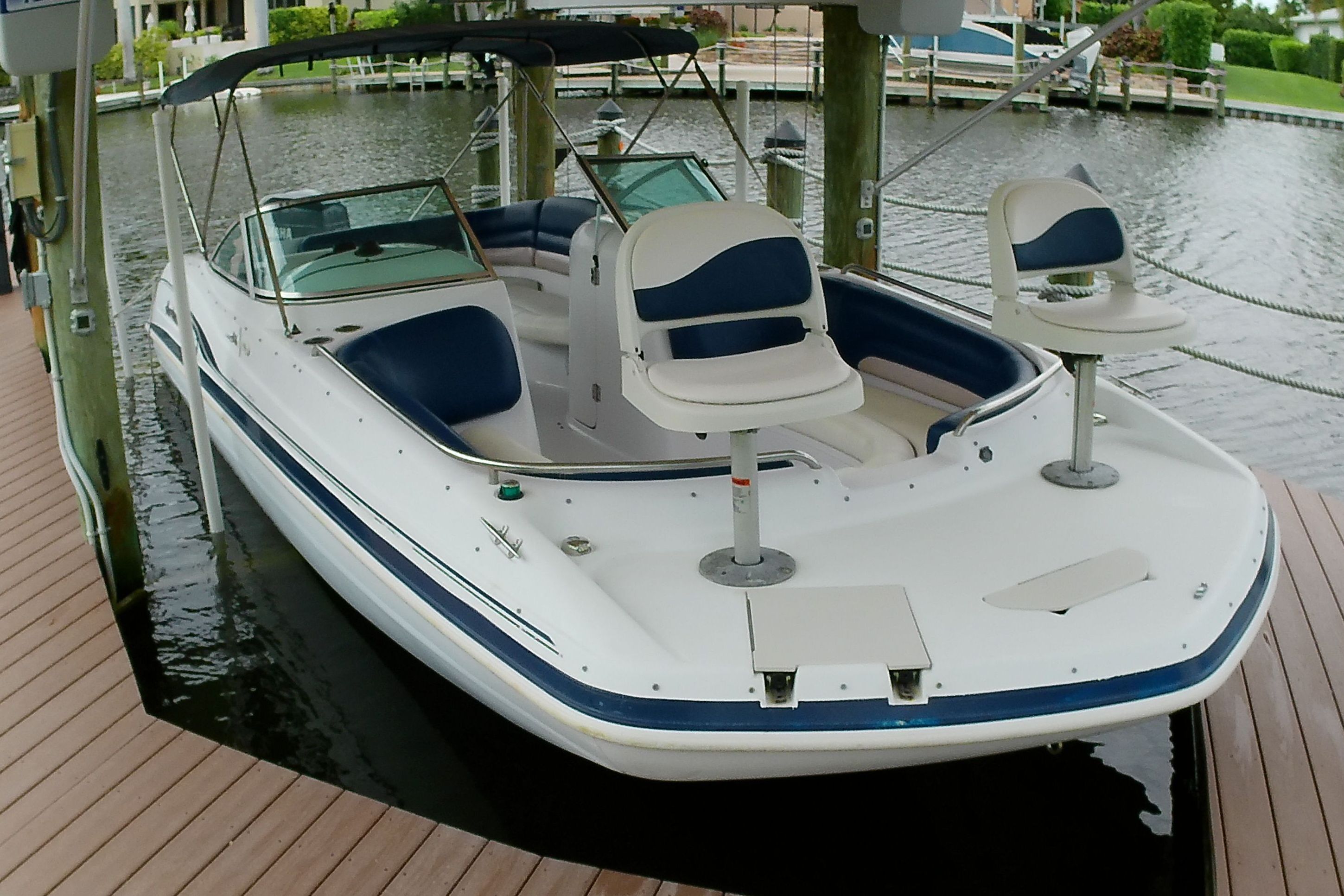 2000 Godfrey / Hurricane Sundeck 237 I/O