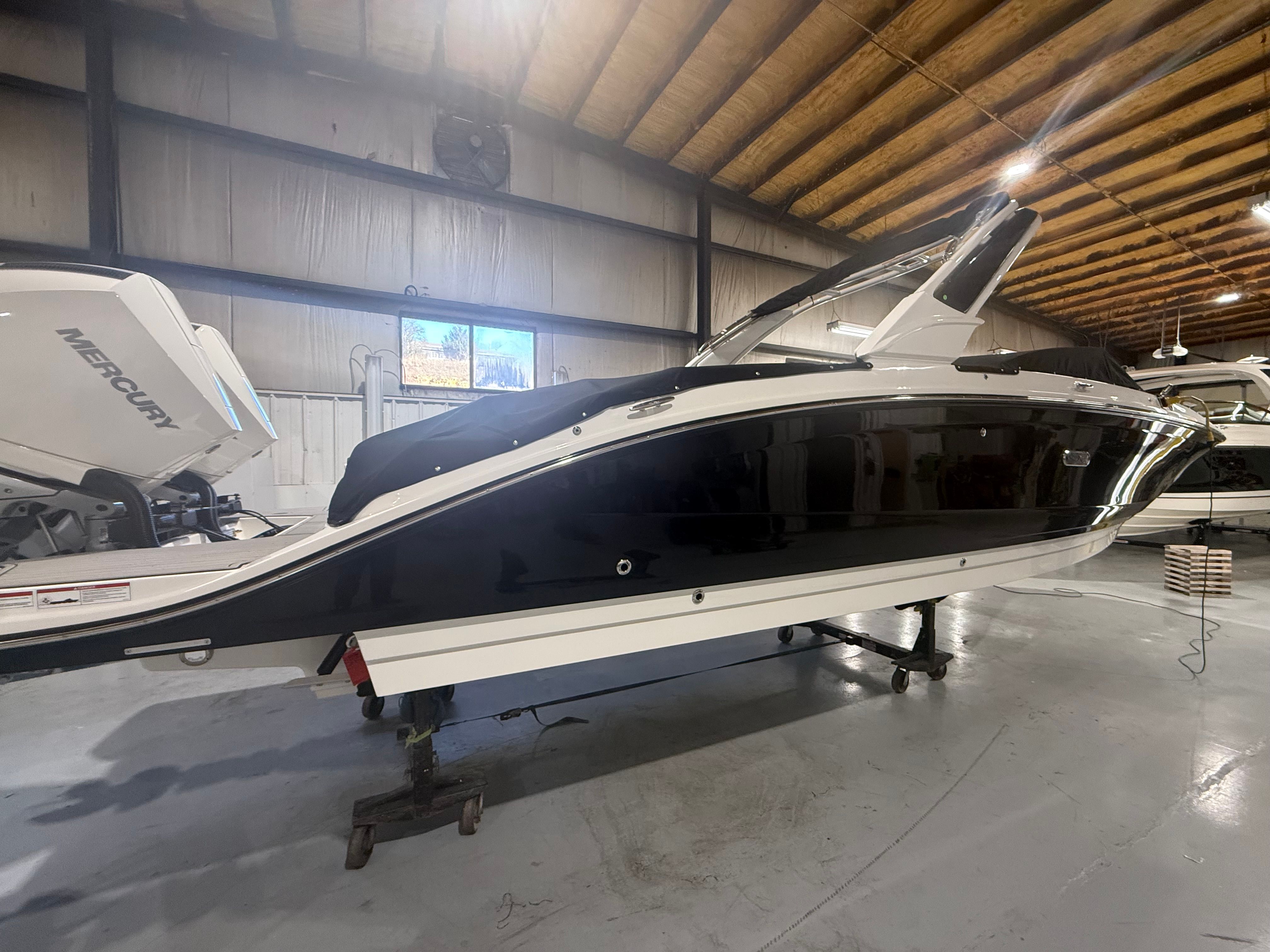 2026 Sea Ray SDX 290 Outboard