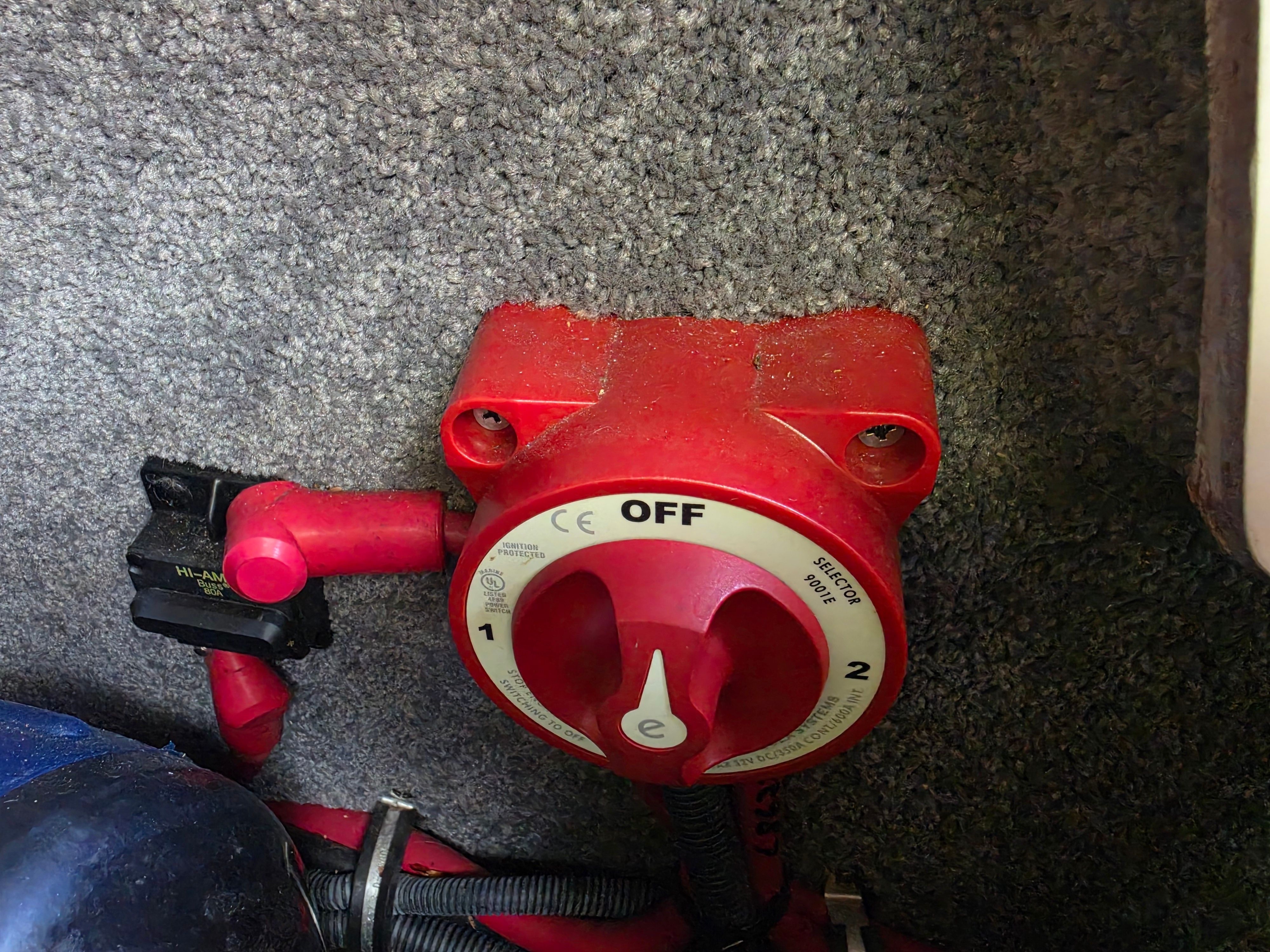 Red battery switch in 2014 Malibu Wakesetter 24 MXZ boat.