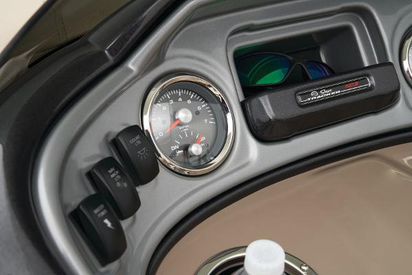 Sun Tracker Sportfish 24 XP3