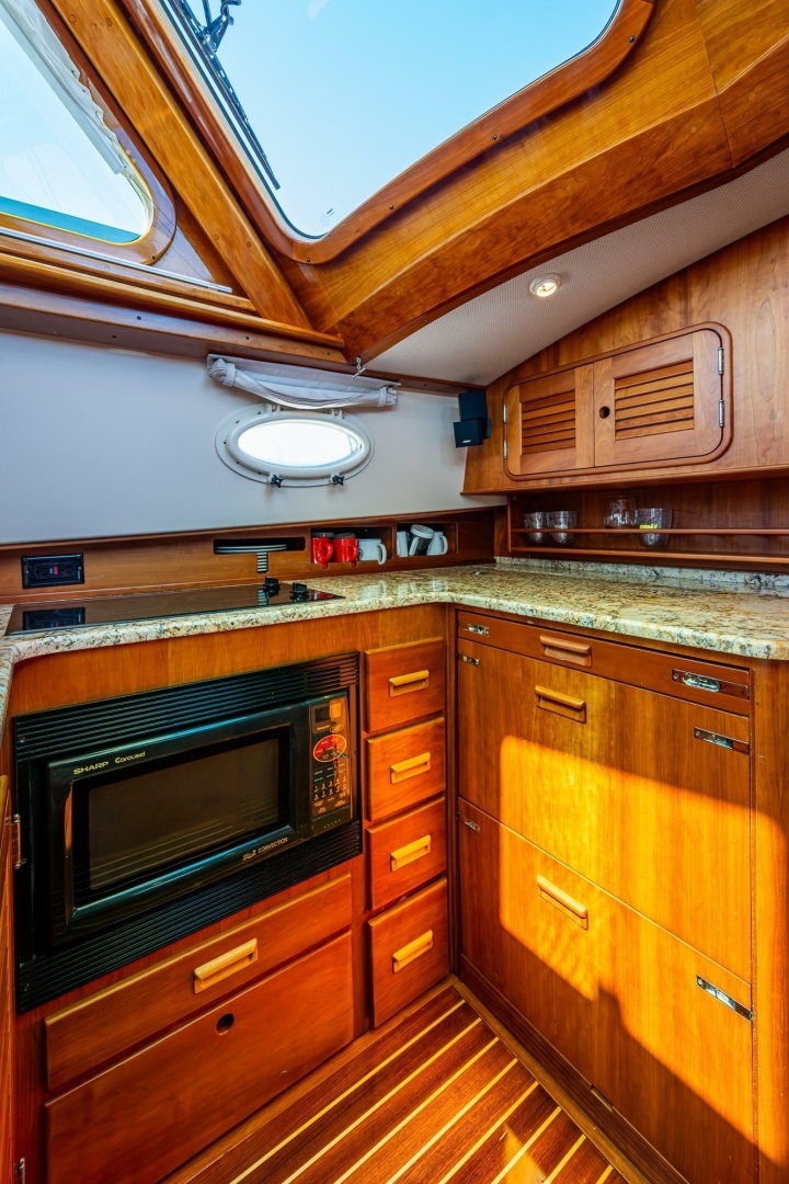 2006 Hinckley — - Image 22