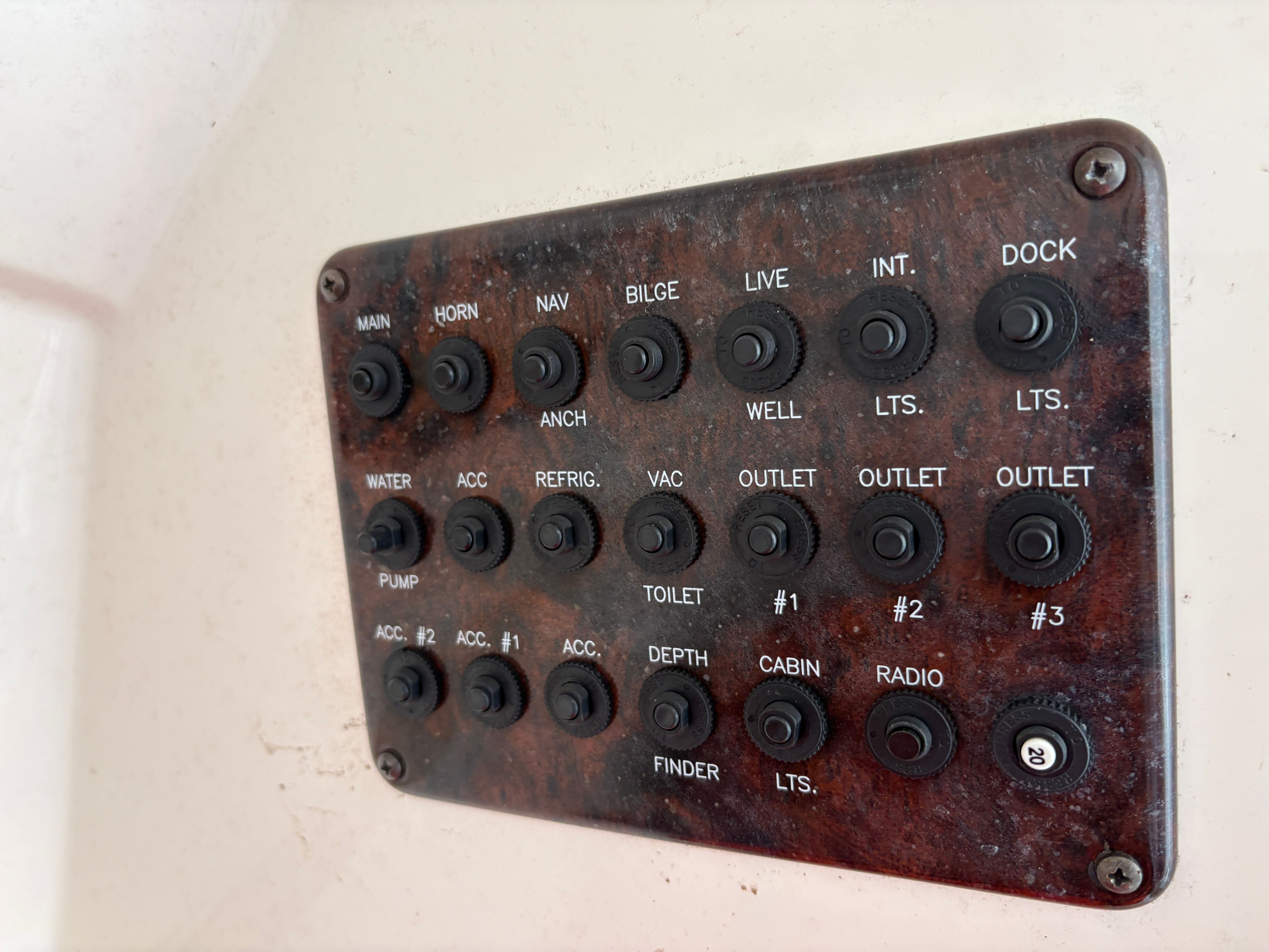 Control panel of a 2009 Hurricane SUN DECK 260 boat.