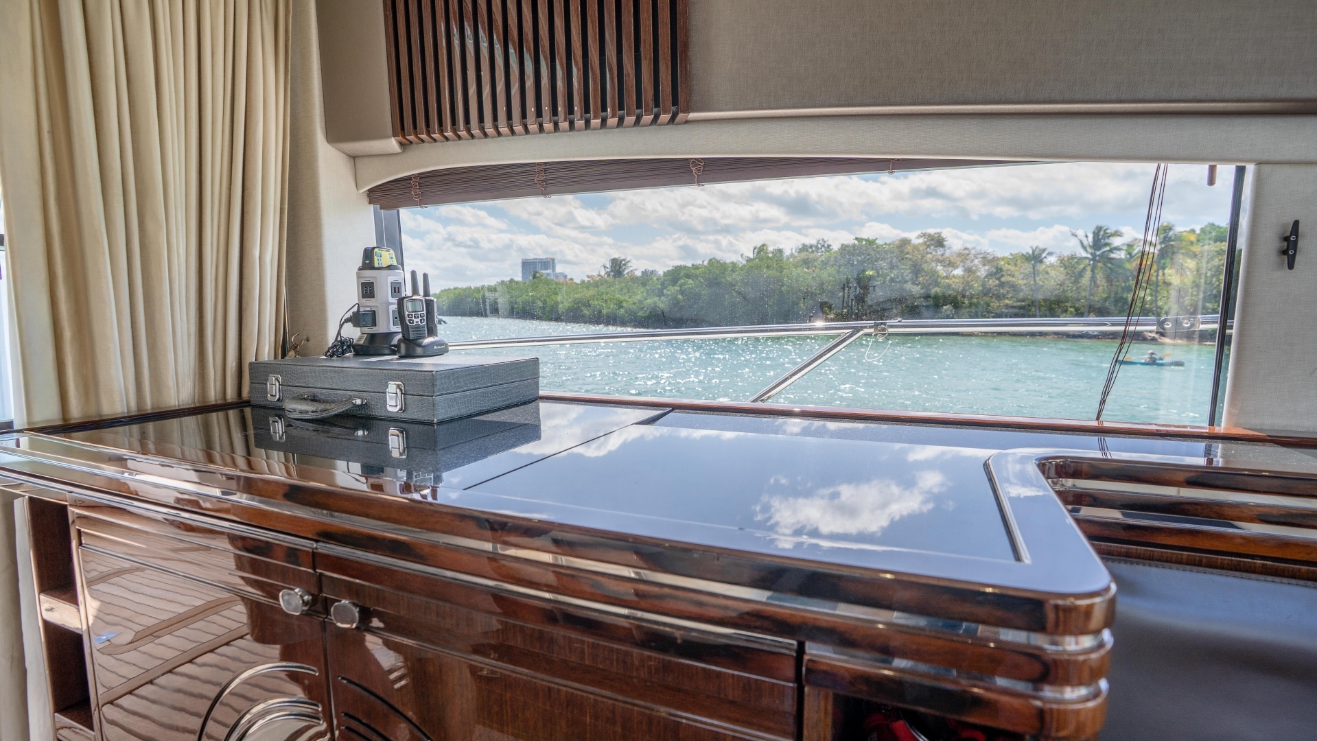 2014 Sunseeker 68' Sport Yacht - Image 26