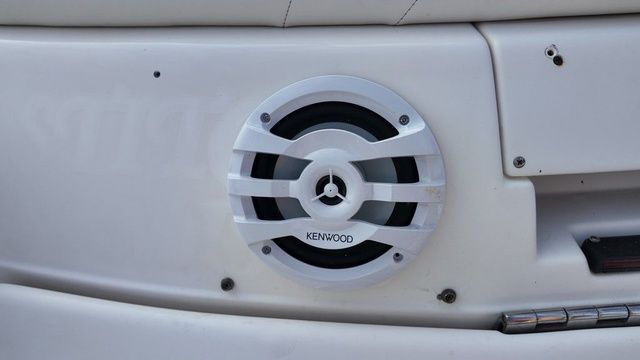 2005 Regal 2400 LSR - 13