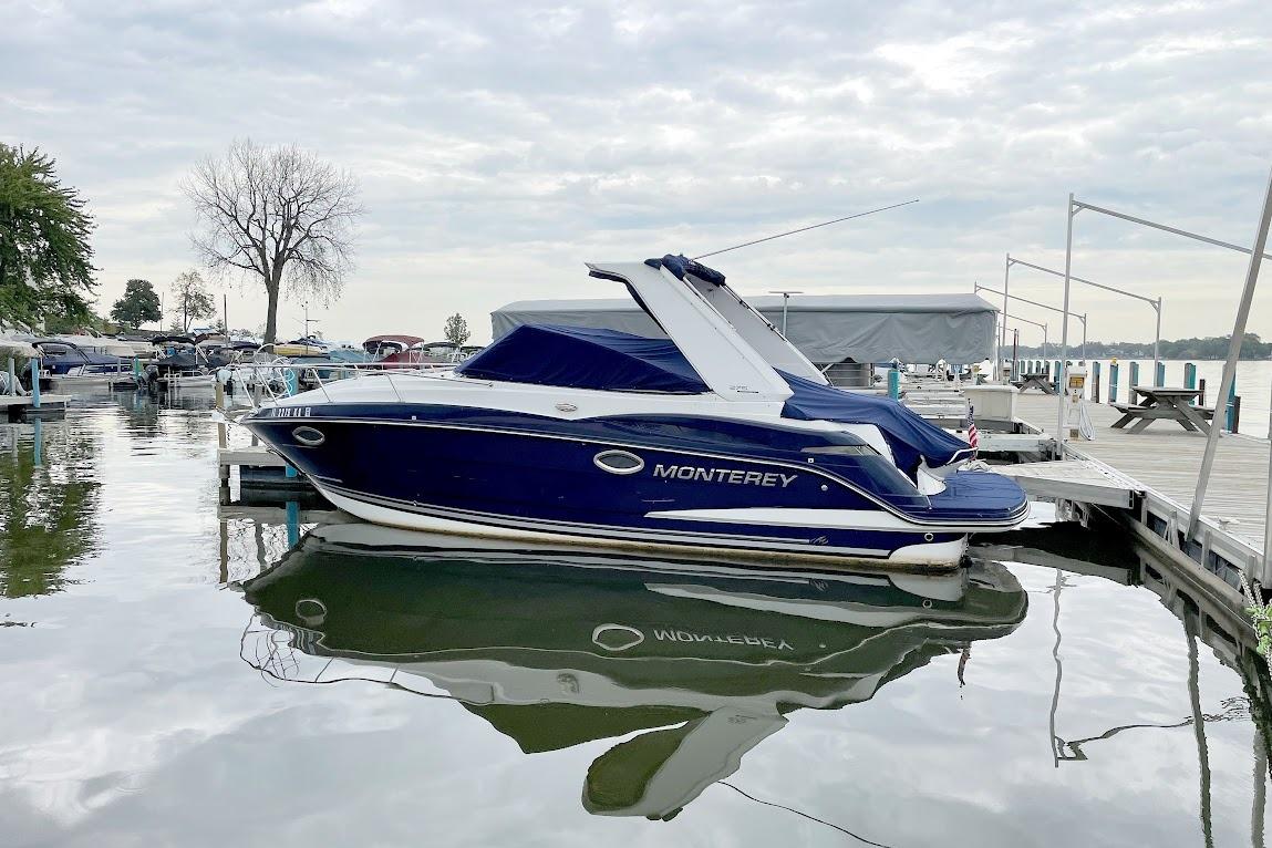 2018 Monterey 275 Sport Yacht