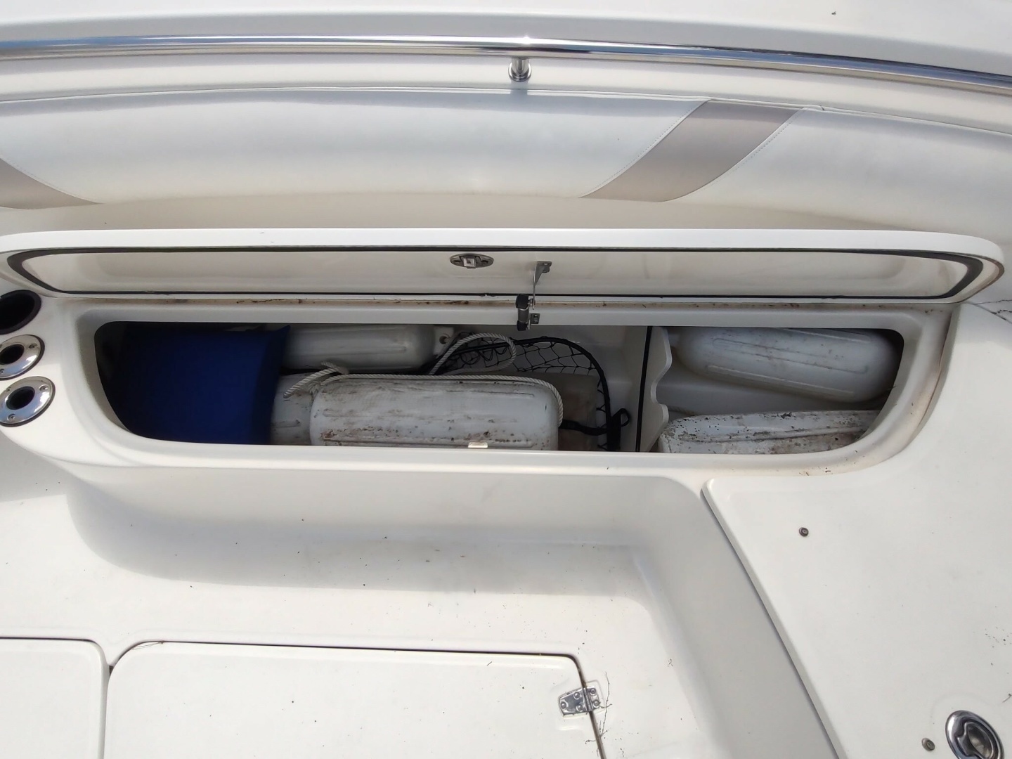 2006 Boston Whaler 320 Outrage - Image 35