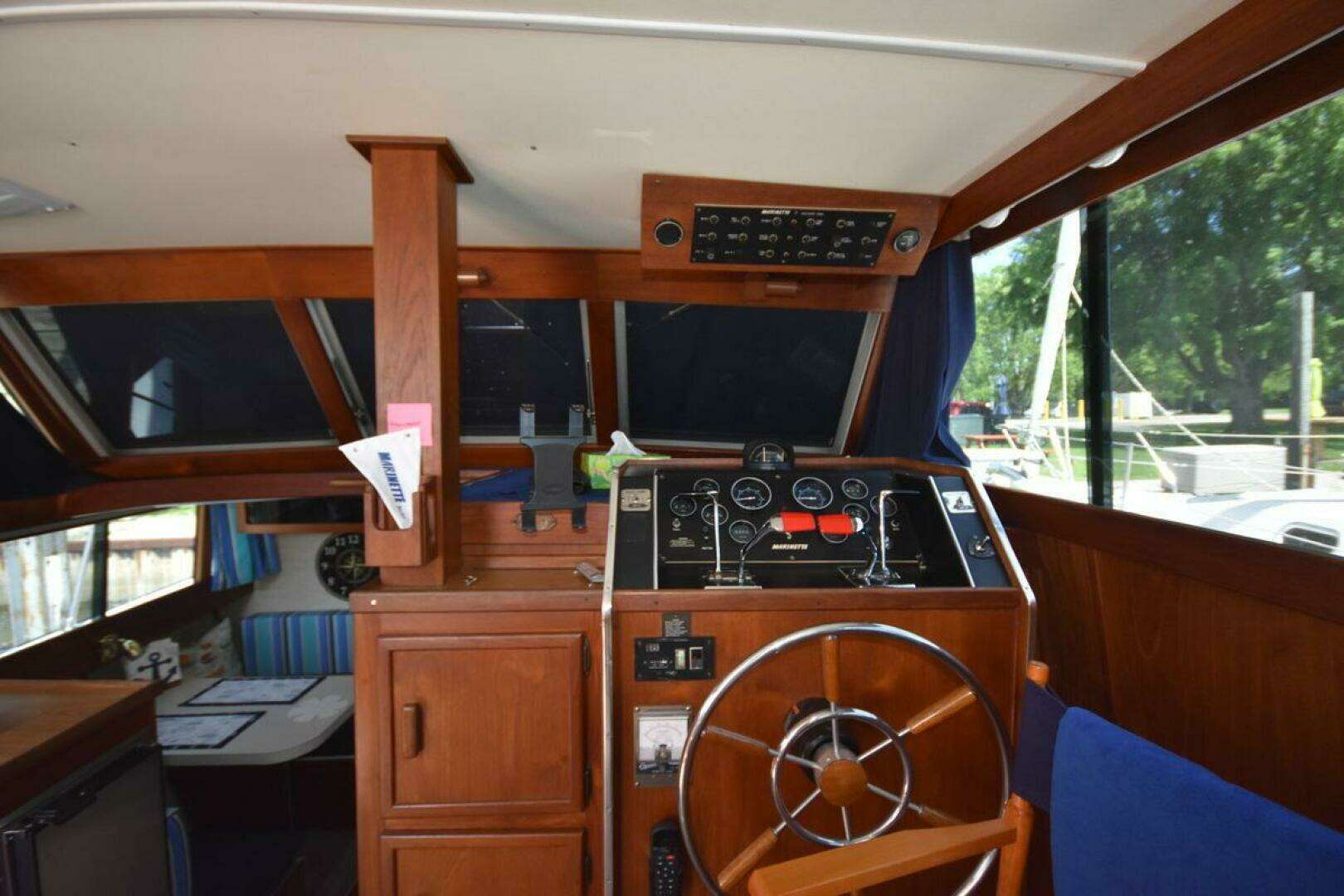 1985 Marinette 39 Double Cabin - Image 46