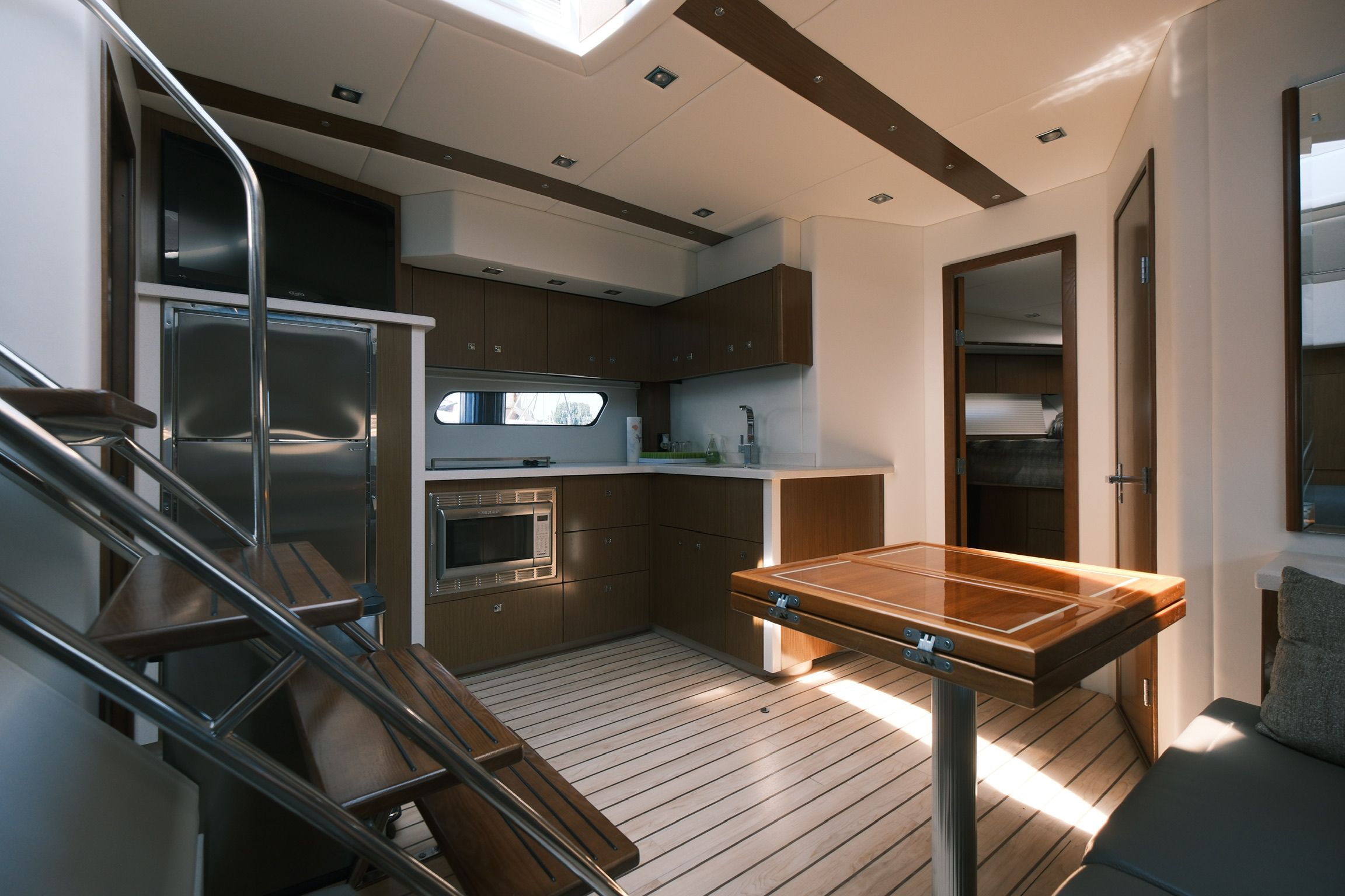 2015 Cruisers Yachts 48 Cantius - 9