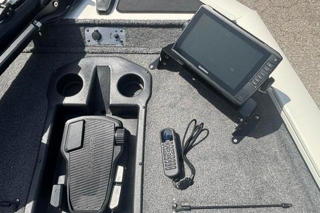 2021 Tracker Pro Team 175 TXW Tournament Edition boat dashboard with Garmin electronics and controls.