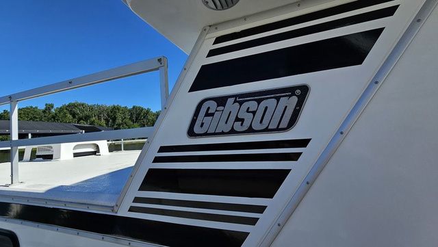 1996 Gibson 44 Classic - 40