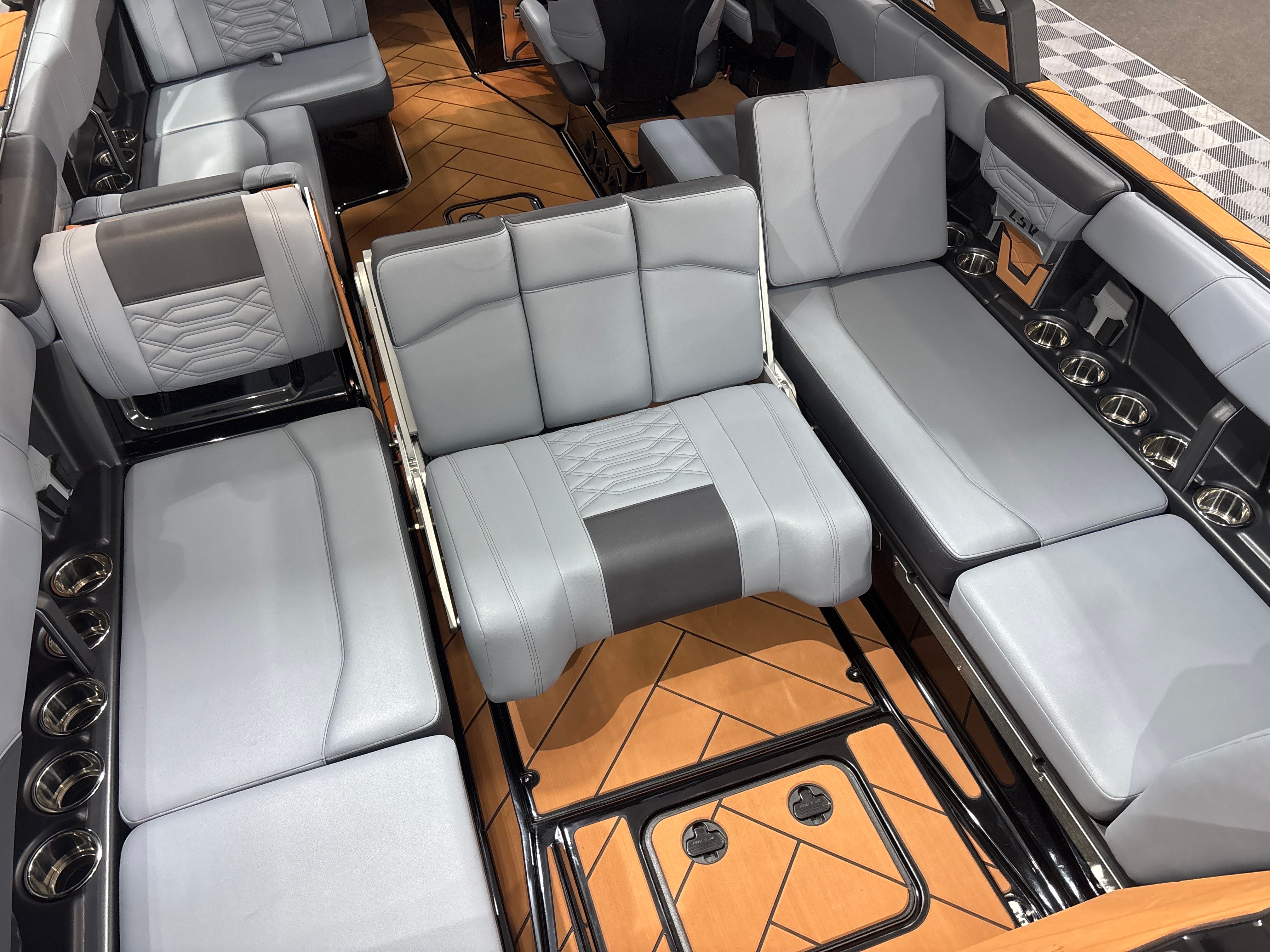 2026 Malibu 26 LSV - 18