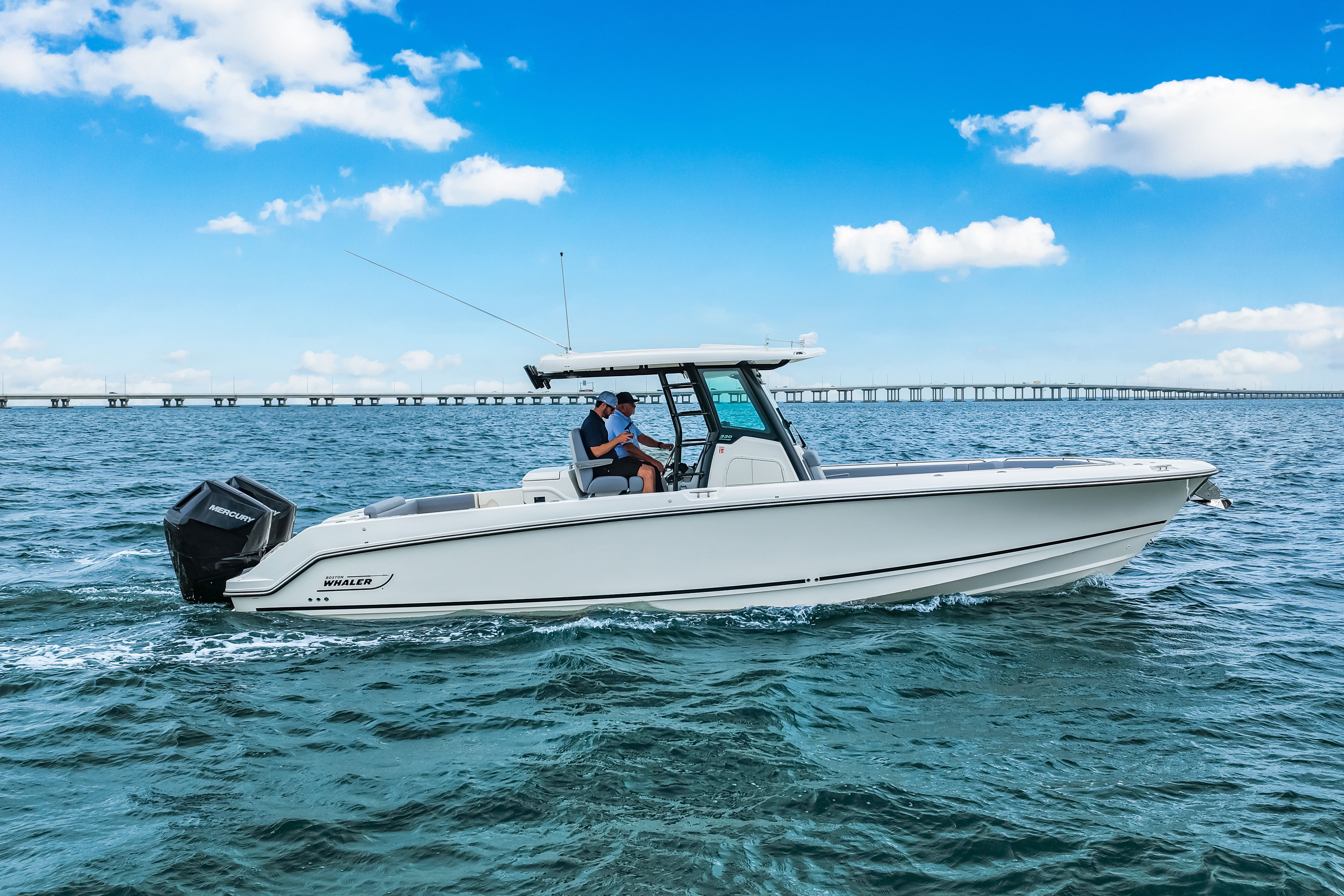 2026 Boston Whaler 330 Outrage
