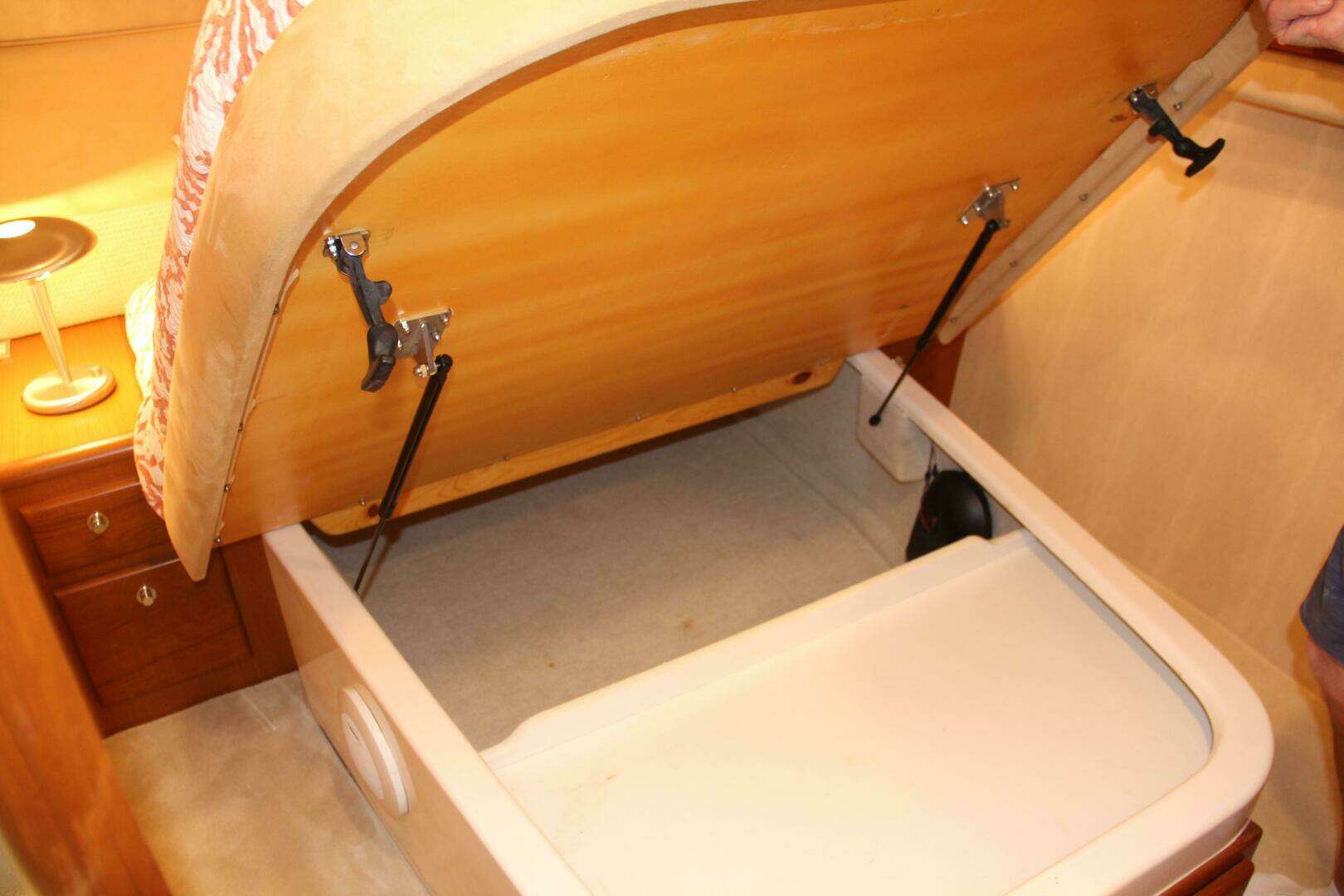 2004 Cabo 48 Flybridge - Image 24