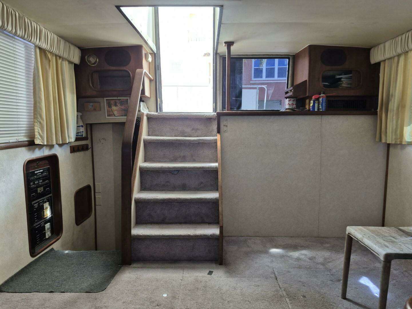 1991 Carver — - Image 31