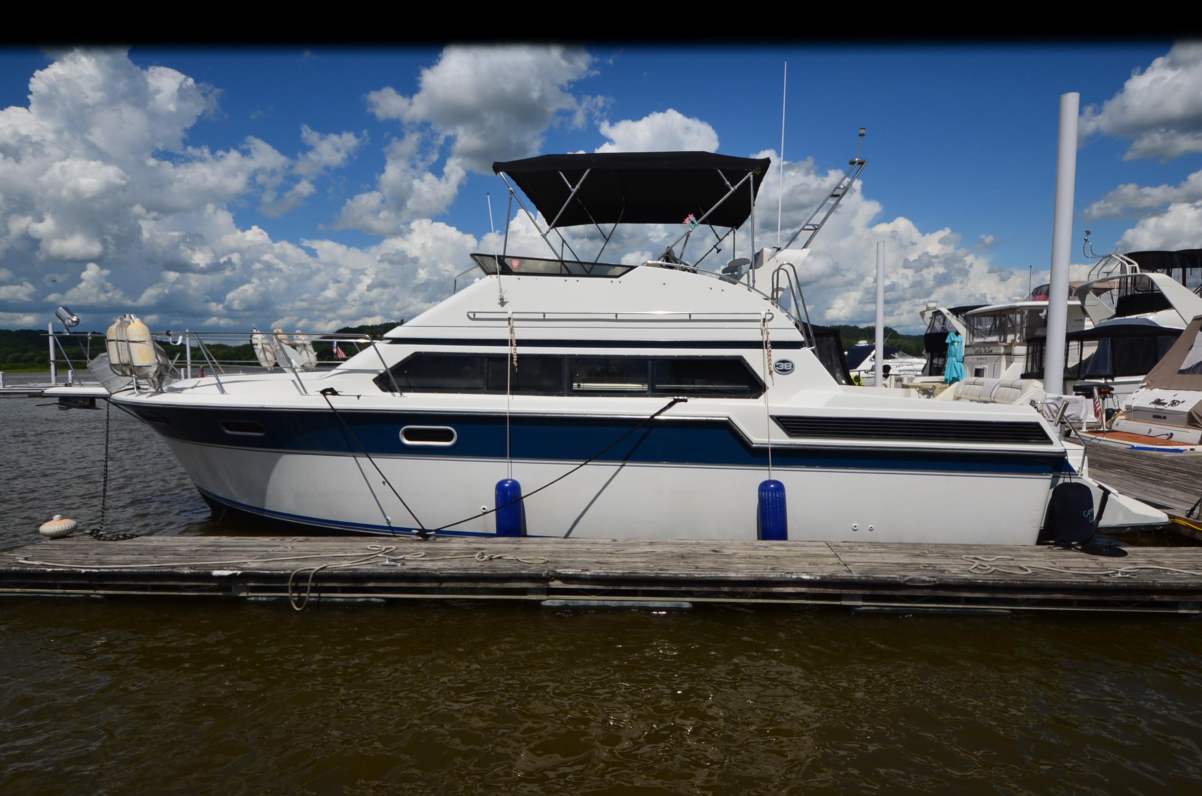 1989 Carver 3867 Santego