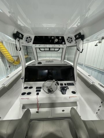2024 Sportsman Open 352 Center Console - 19