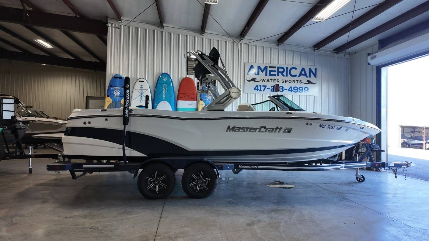 2022 MasterCraft XT25
