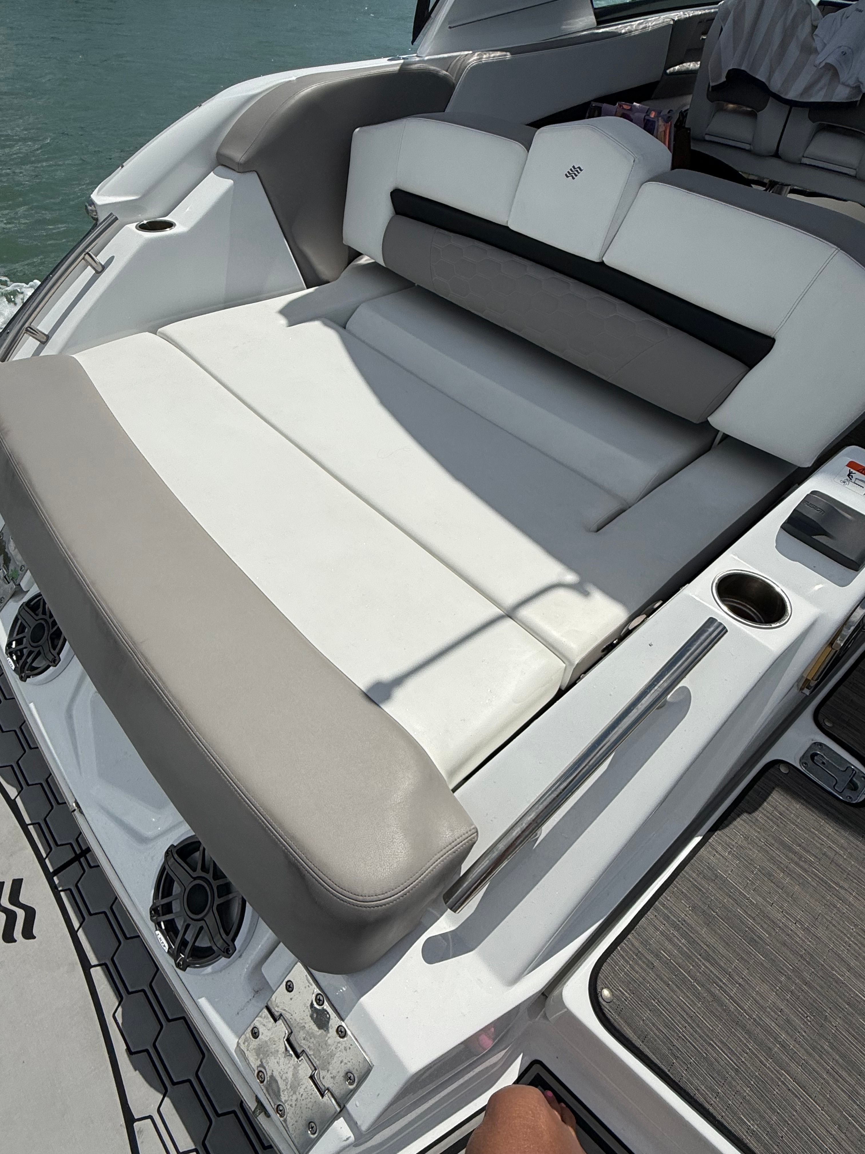 2023 Four Winns H350 - 45