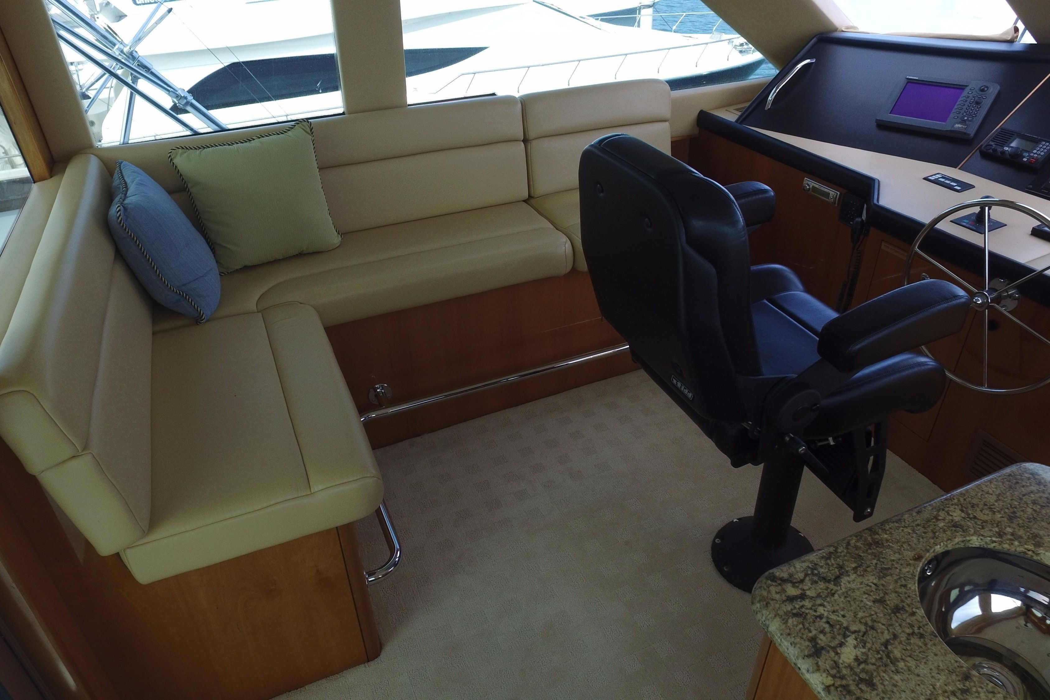 2004 Hatteras Sportfisher - 52
