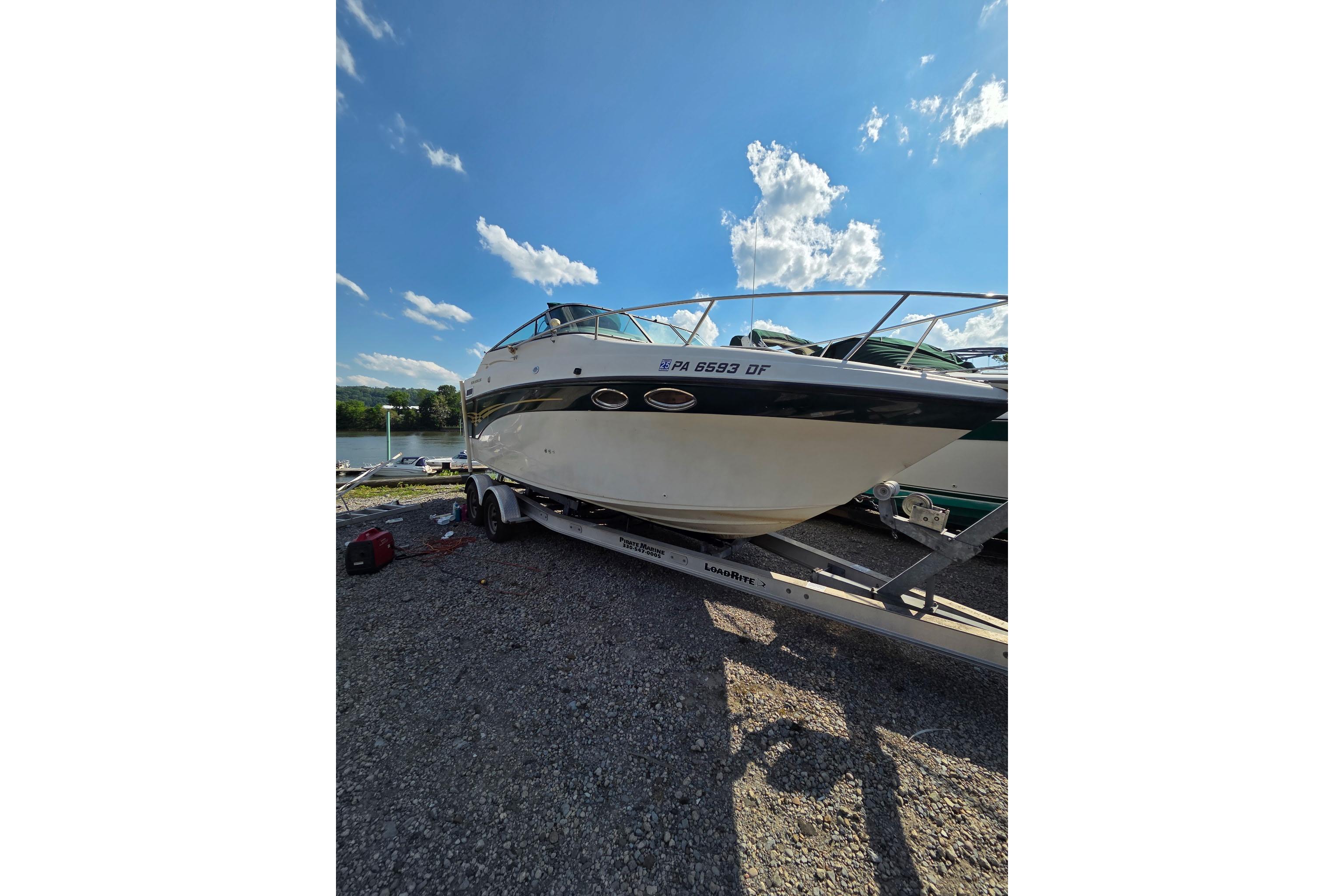 2001 Crownline 242 CR