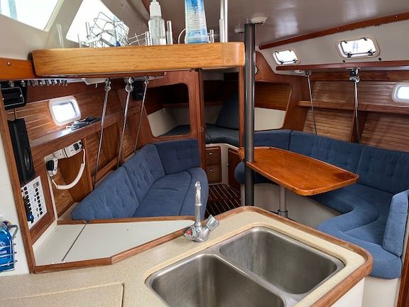 1993 Catalina 320 - 6