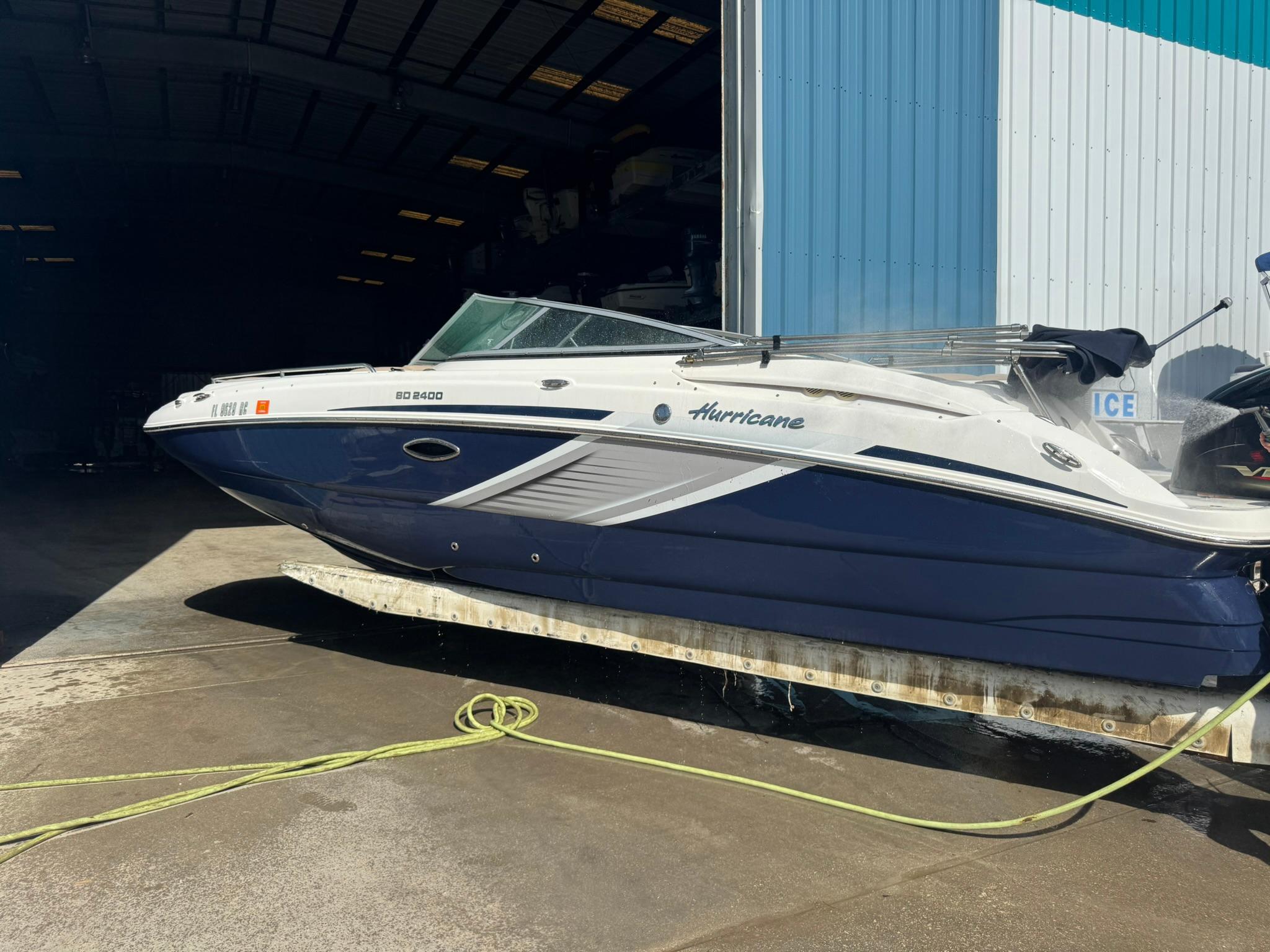2017 Hurricane SunDeck 2400 OB - 13