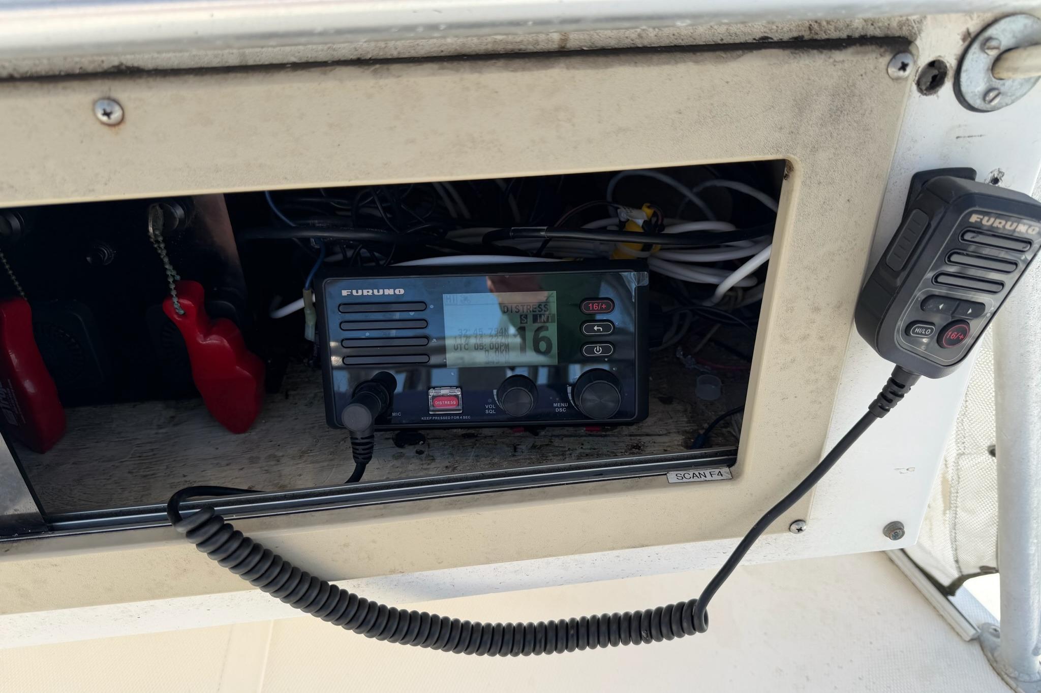 1999 Albemarle 305 Express Fisherman boat radio equipment with Furuno communication system.