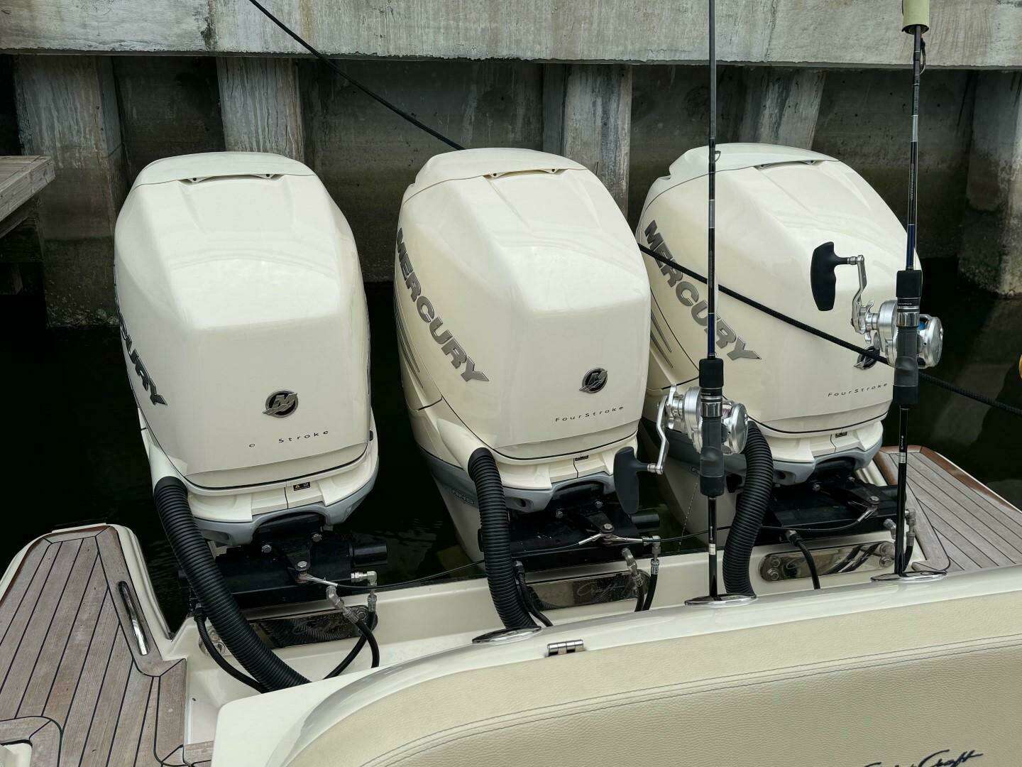 2022 Chris-Craft Calypso 35 - Image 6