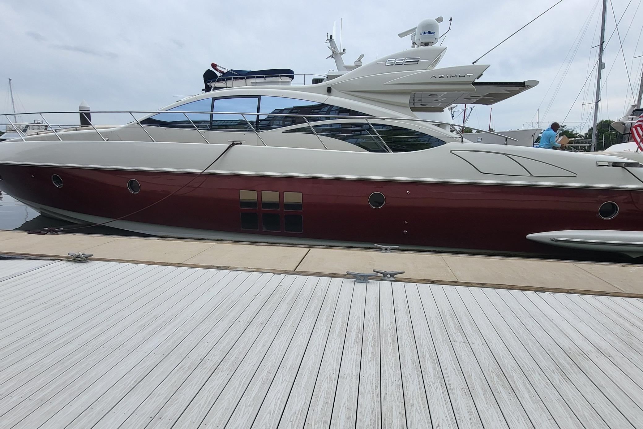 2007 Azimut 68S
