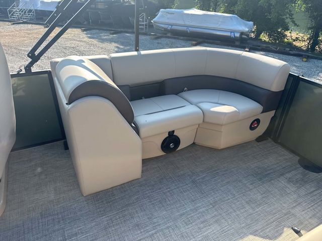 2026 Bentley Pontoons Legacy 223 Navigator - 16