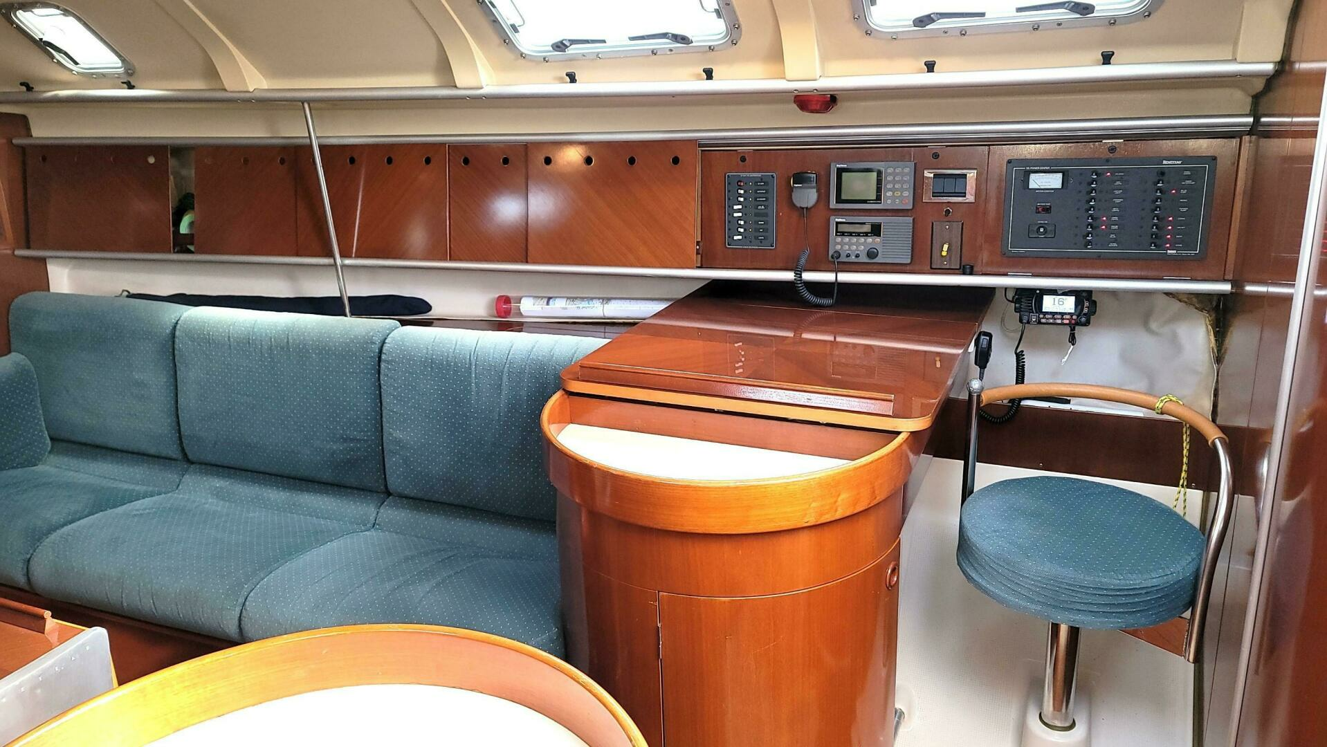 1993 Beneteau First 38.5 - Image 7