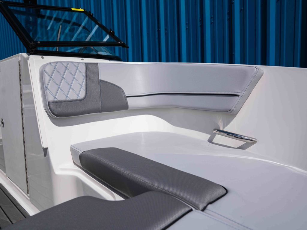 2026 Bayliner VR6 Bowrider I/O - 12