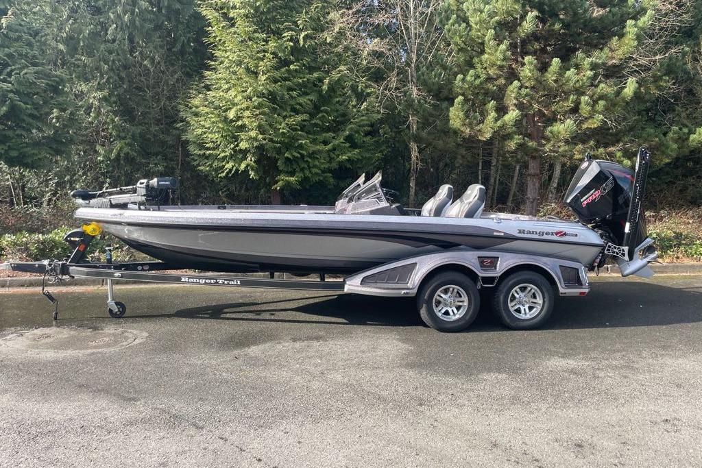 2025 Ranger Z520R Cup-Equipped boat on trailer, parked outdoors.