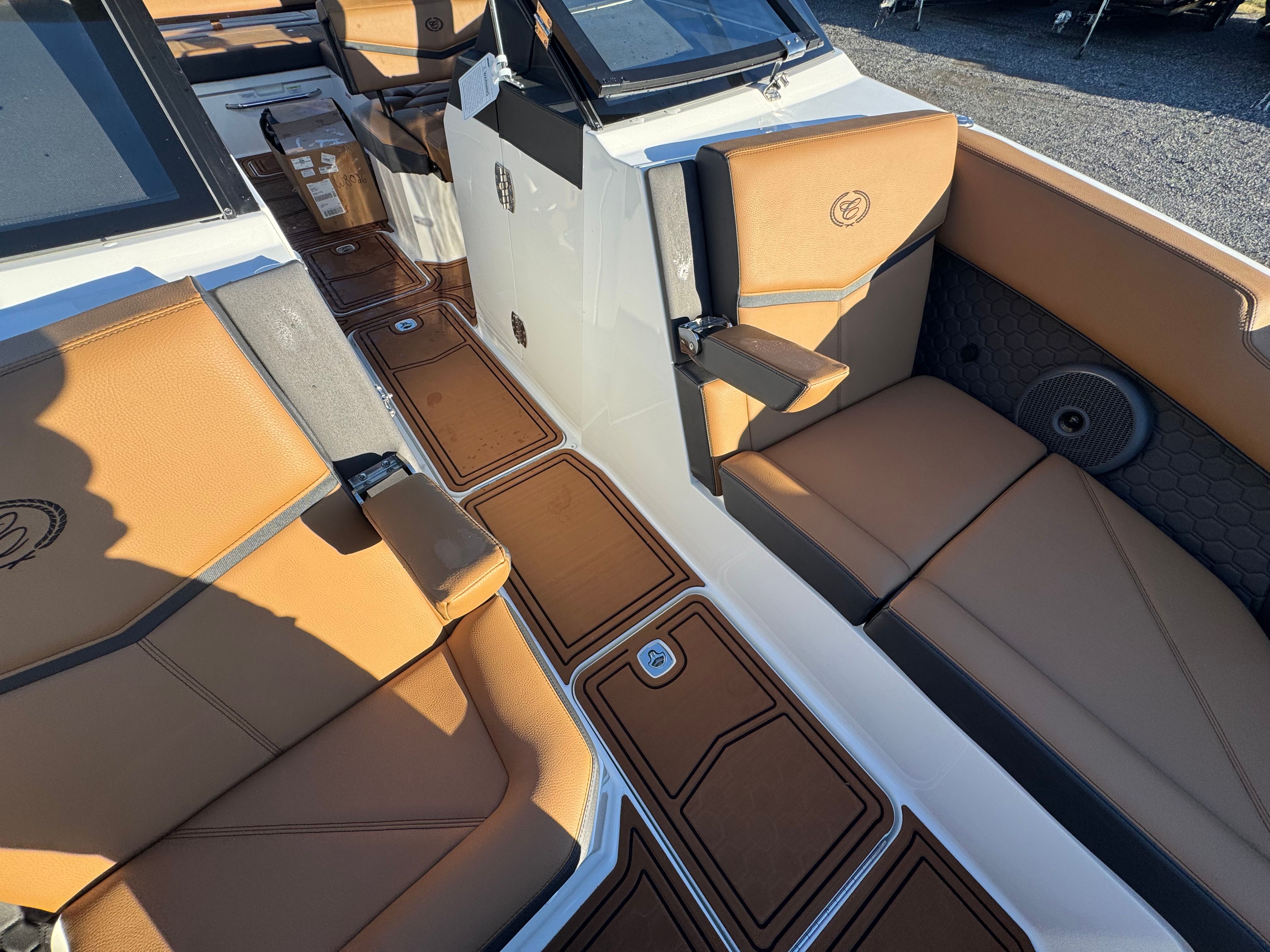 2026 Cobalt R8 Surf - 38