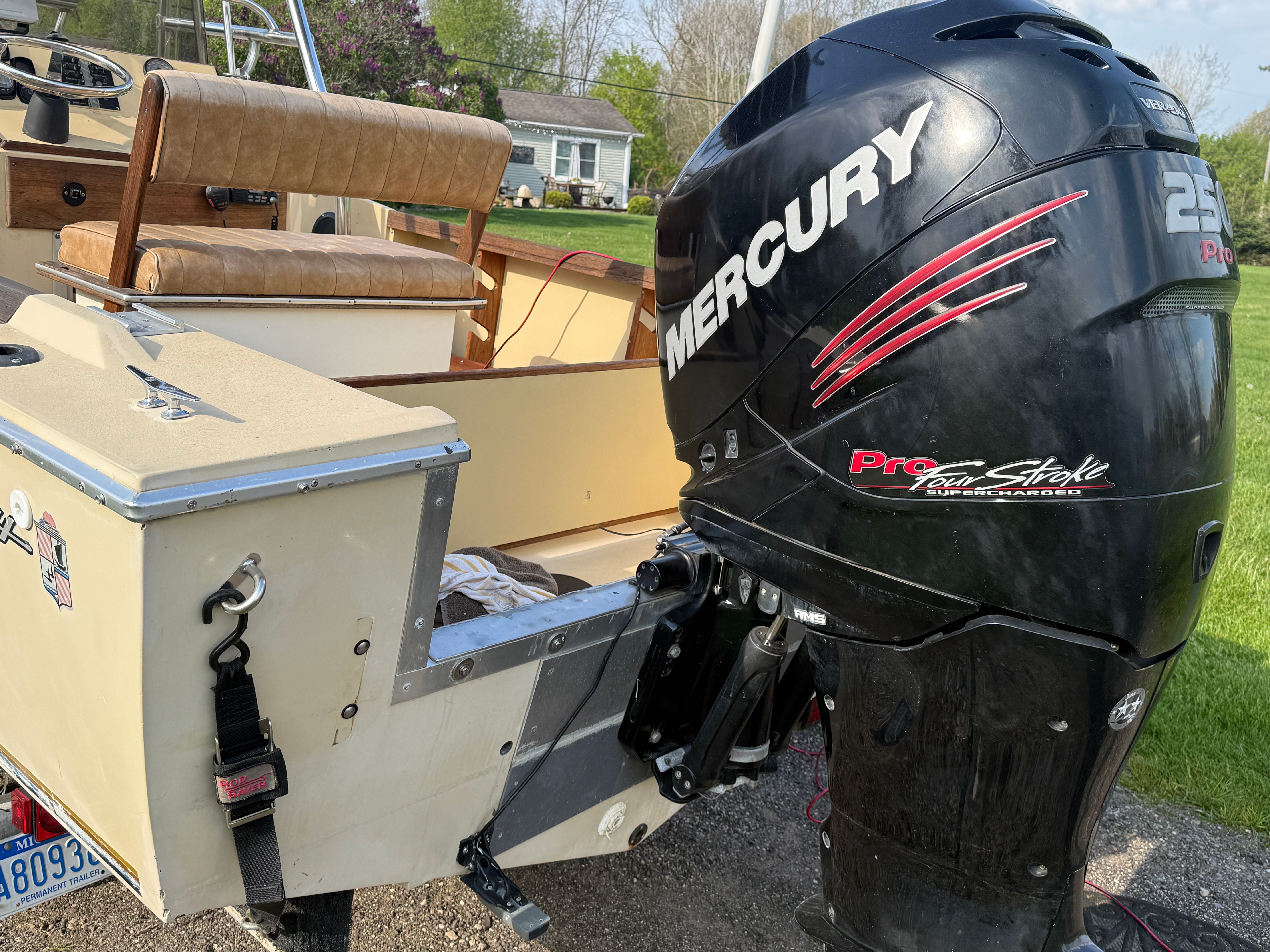 1982 Chris-Craft Center Console - 10