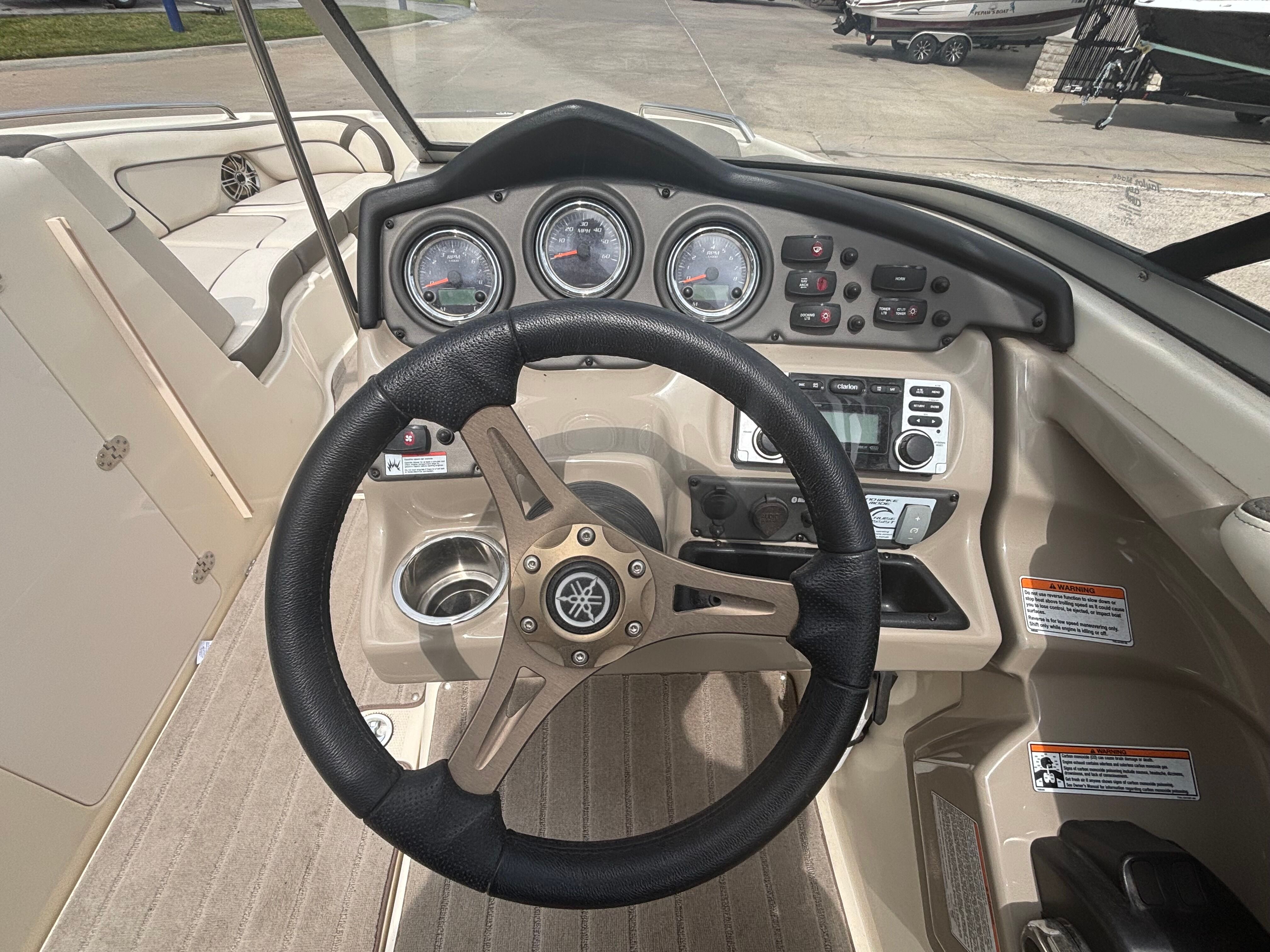 2014 YAMAHA 242 LTD S - Image 16
