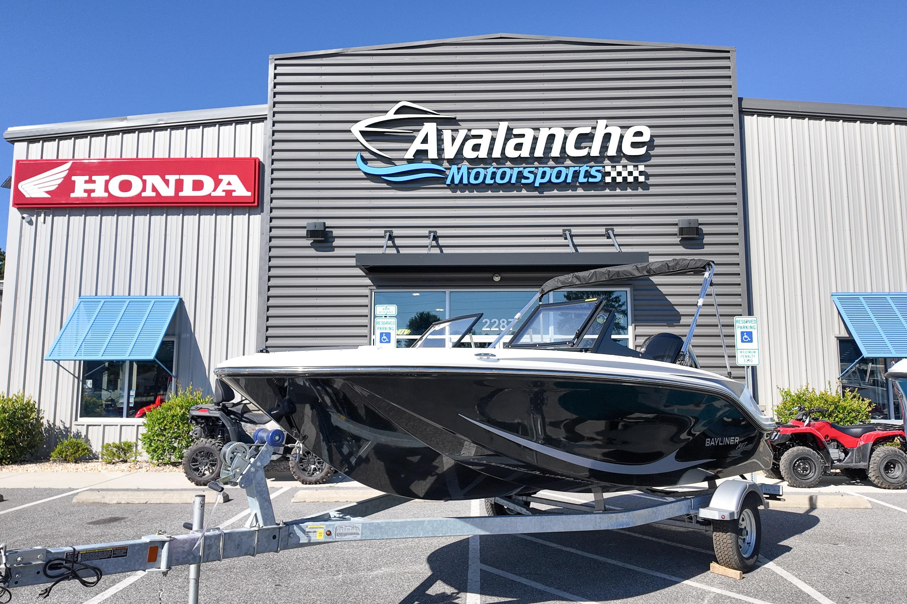 2026 Bayliner Element M17