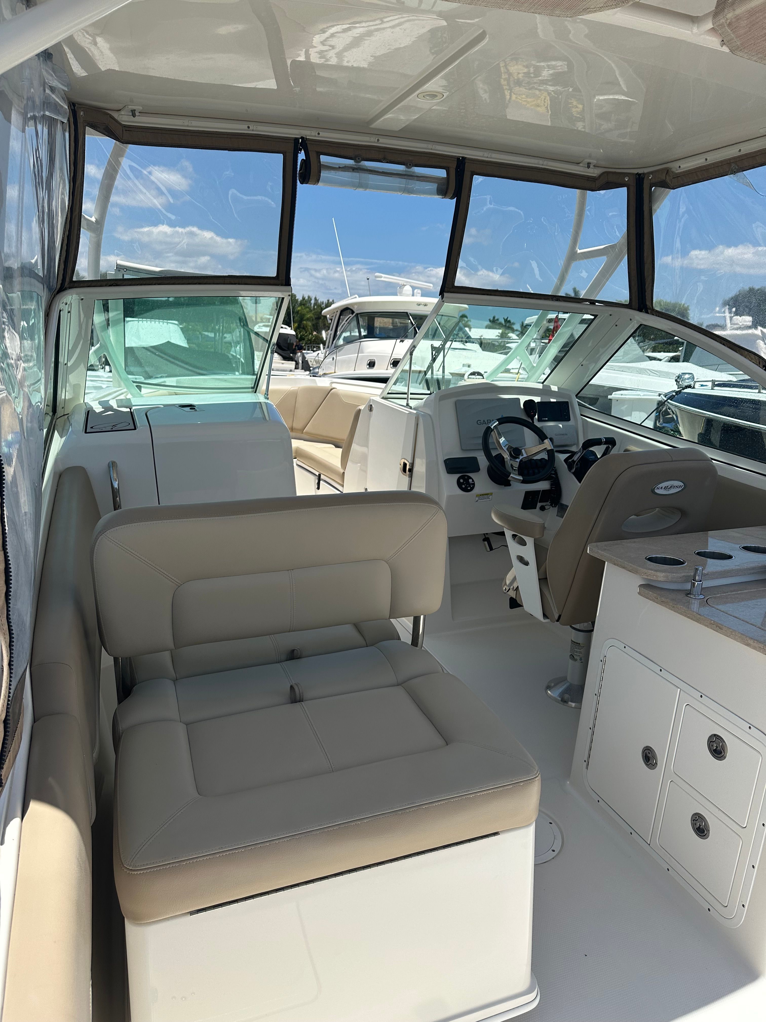 2017 Sailfish 275 DC - 6