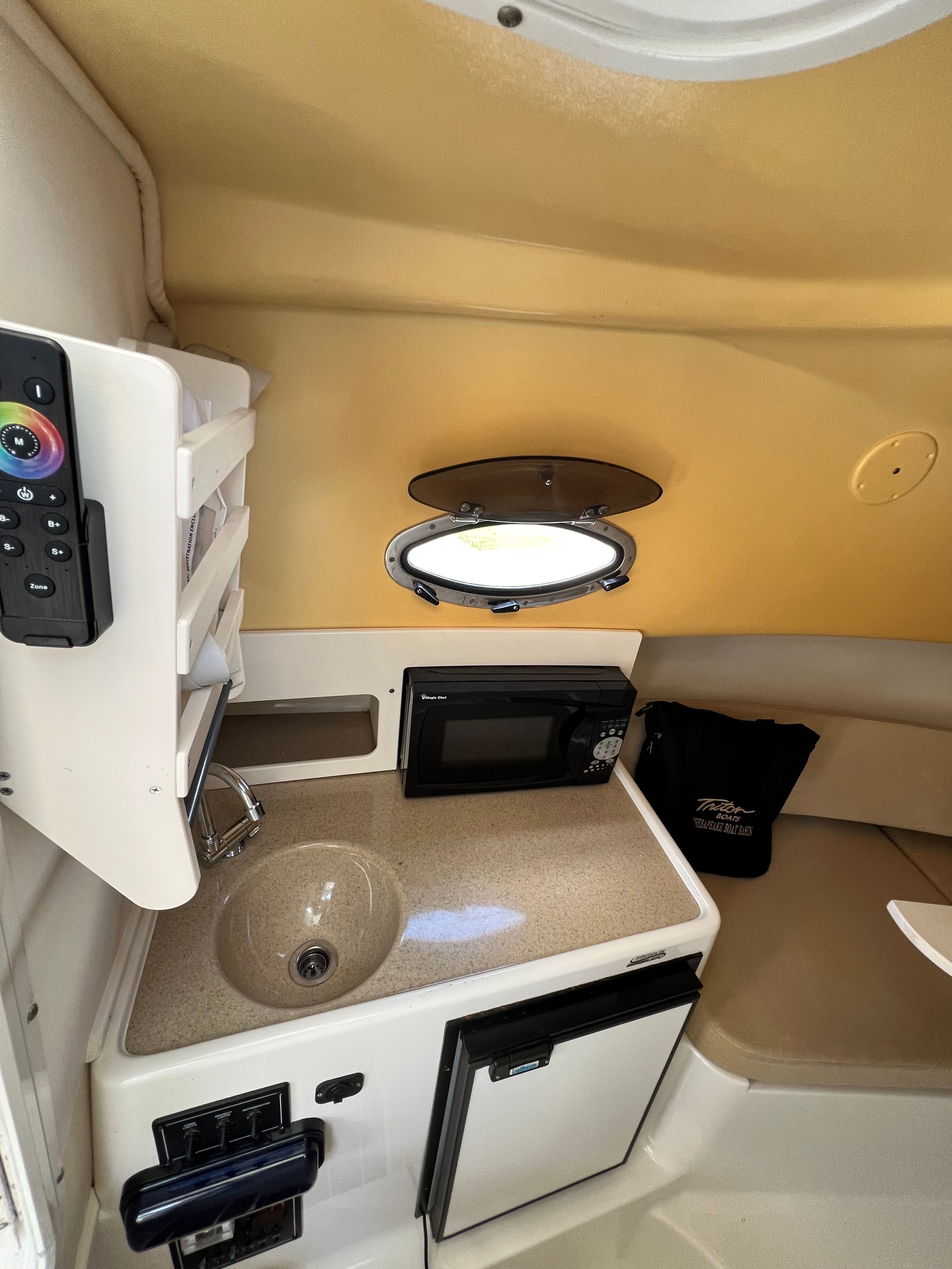 2005 Triton 2690 WA - 10
