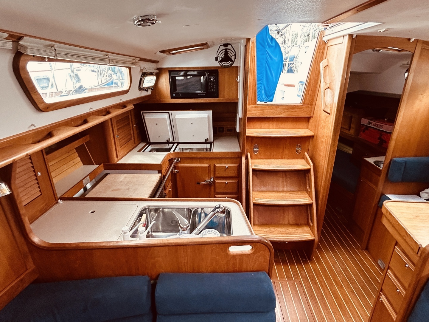 2004 Sabre 426 - Image 36